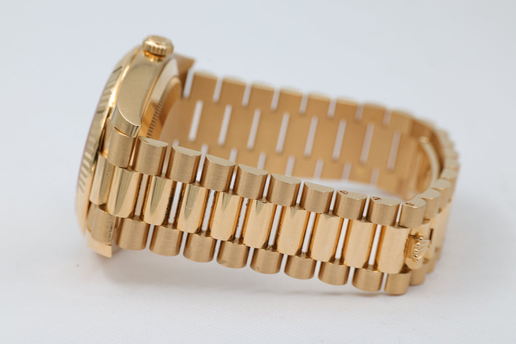 Rolex - Day-Date 40mm – Champagne Baguette – 228238 – 2024