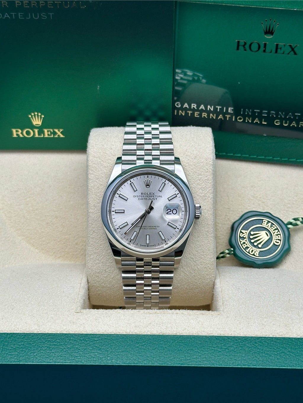 Rolex Steel Datejust 36  - Silver Index Dial - Jubilee Bracelet - 126200 sij