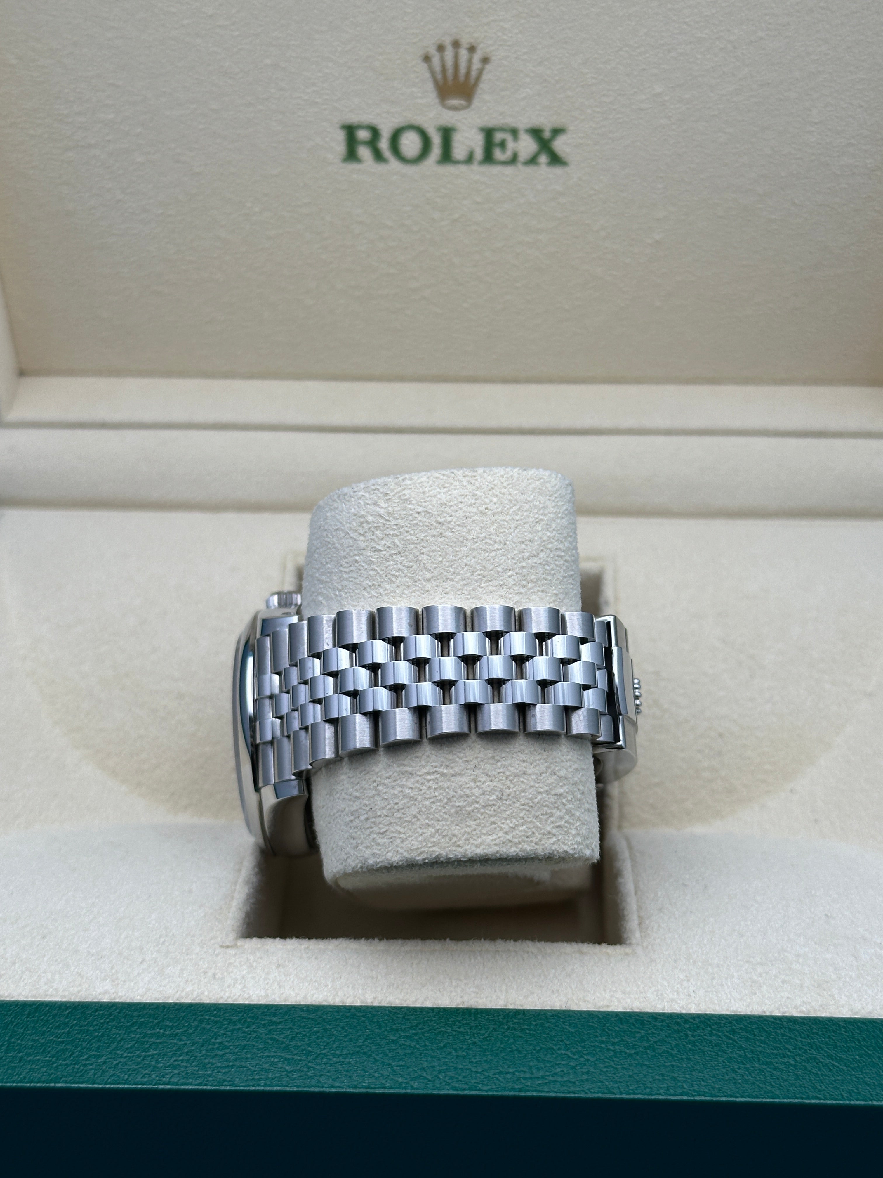 Rolex Steel Datejust 36  - Silver Index Dial - Jubilee Bracelet - 126200 sij
