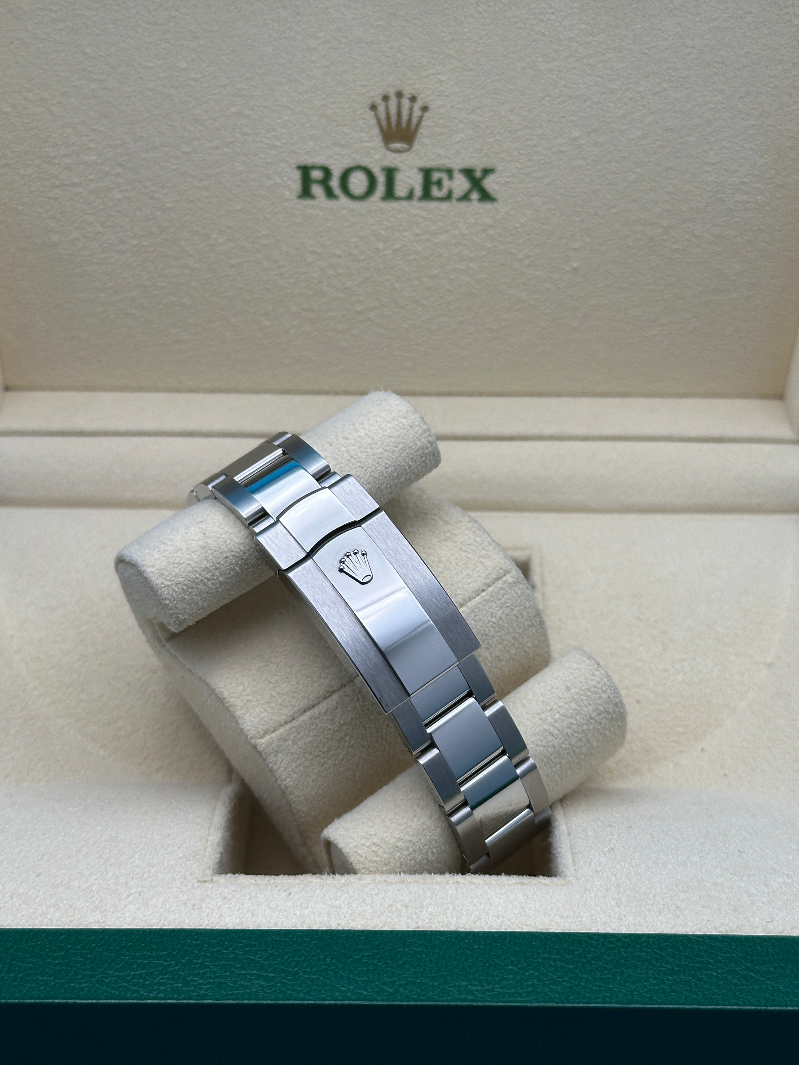 Rolex Steel Datejust 36  - Blue Index Dial - Oyster Bracelet - 126200 blio
