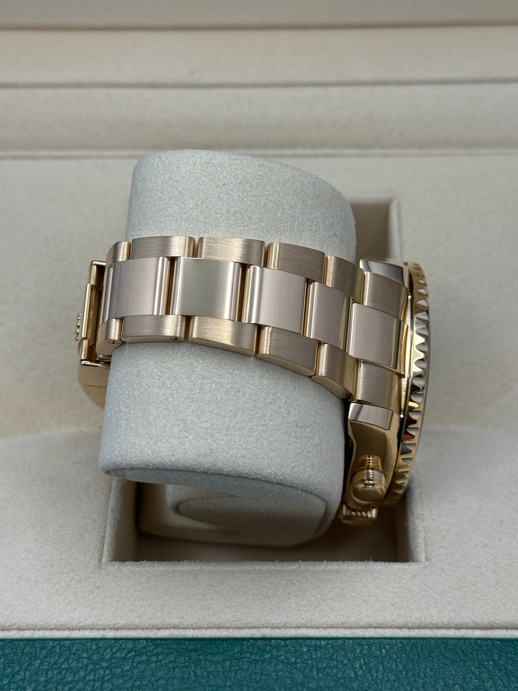 Rolex Yellow Gold Yacht-Master II 44  - White Dial - 116688