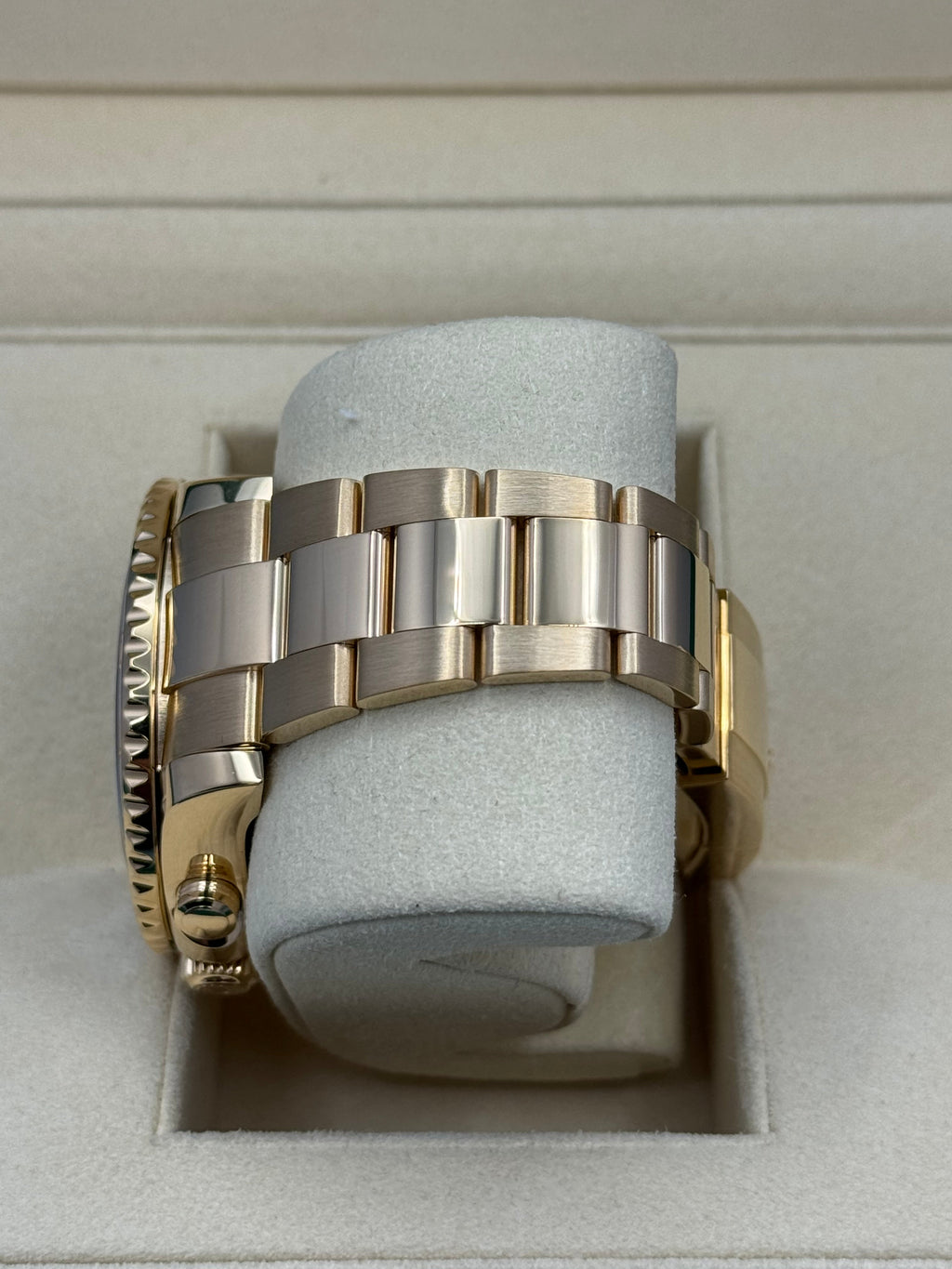 Rolex Yellow Gold Yacht-Master II 44  - White Dial - 116688
