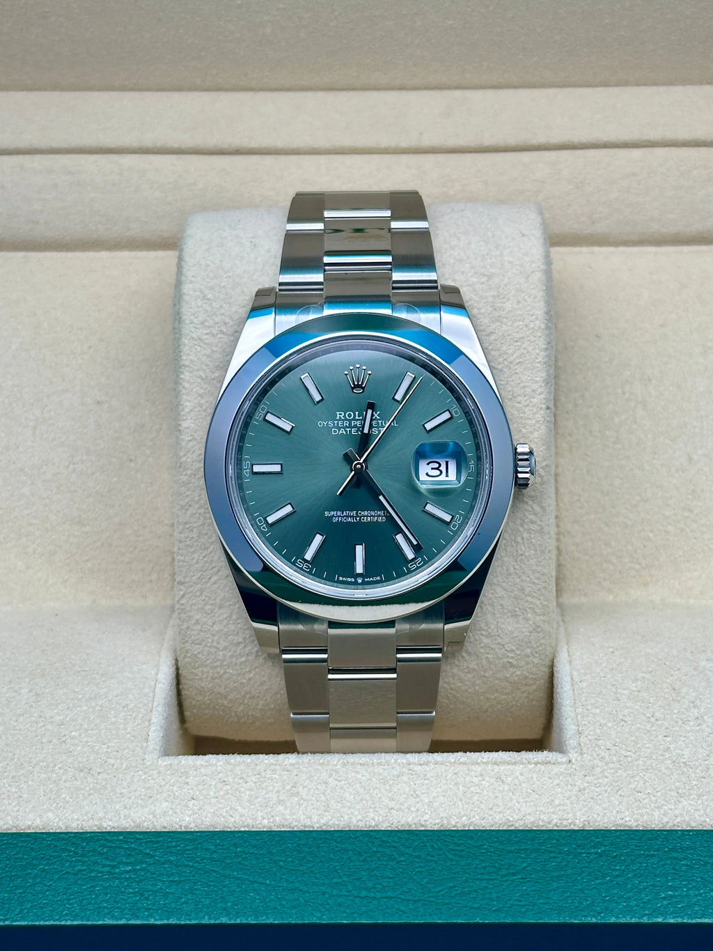 Rolex Oystersteel Datejust 41  - Smooth Bezel - Mint Green Index Dial - Oyster Bracelet - 126300Gob