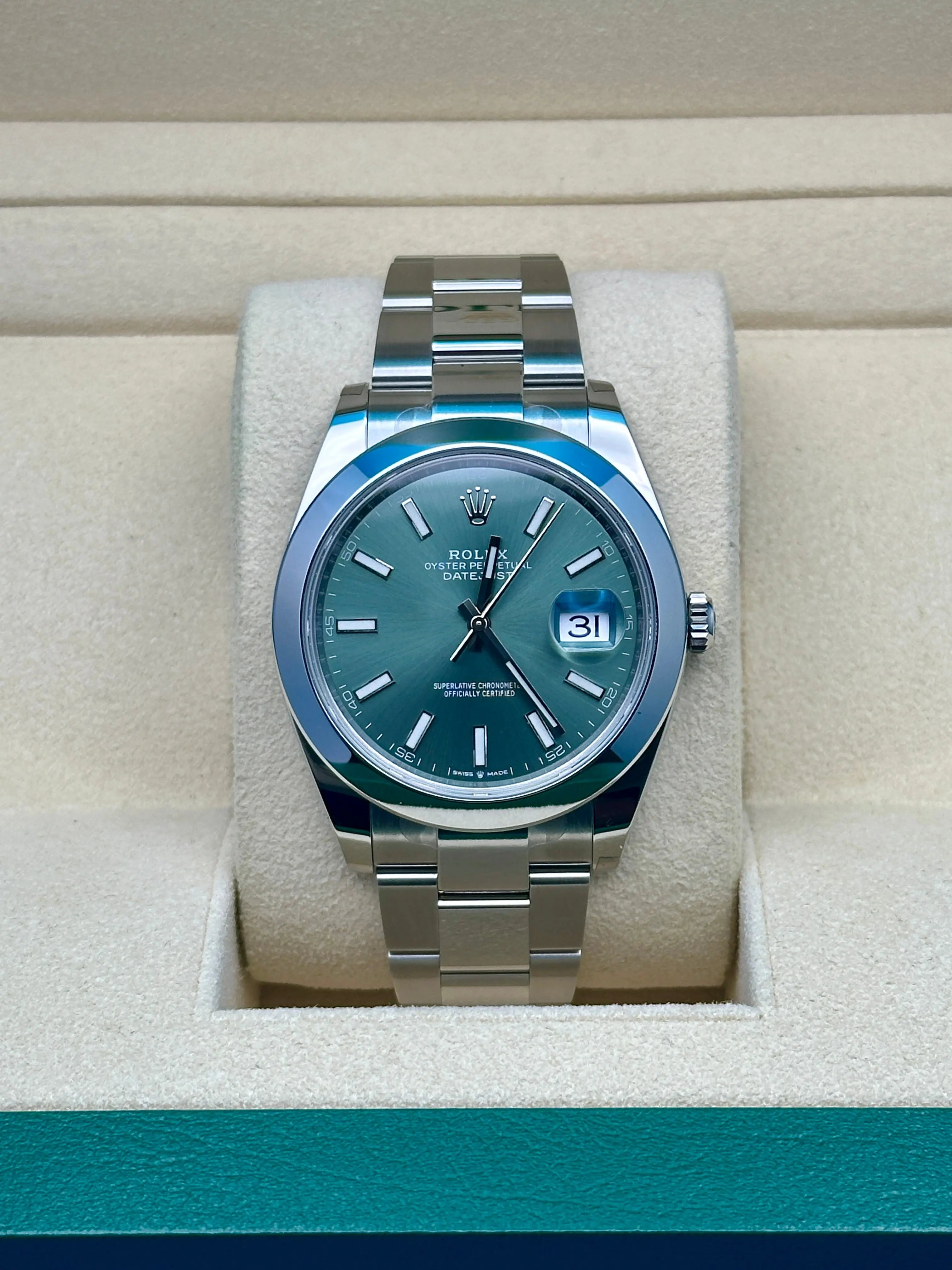 Rolex Oystersteel Datejust 41  - Smooth Bezel - Mint Green Index Dial - Oyster Bracelet - 126300Gob