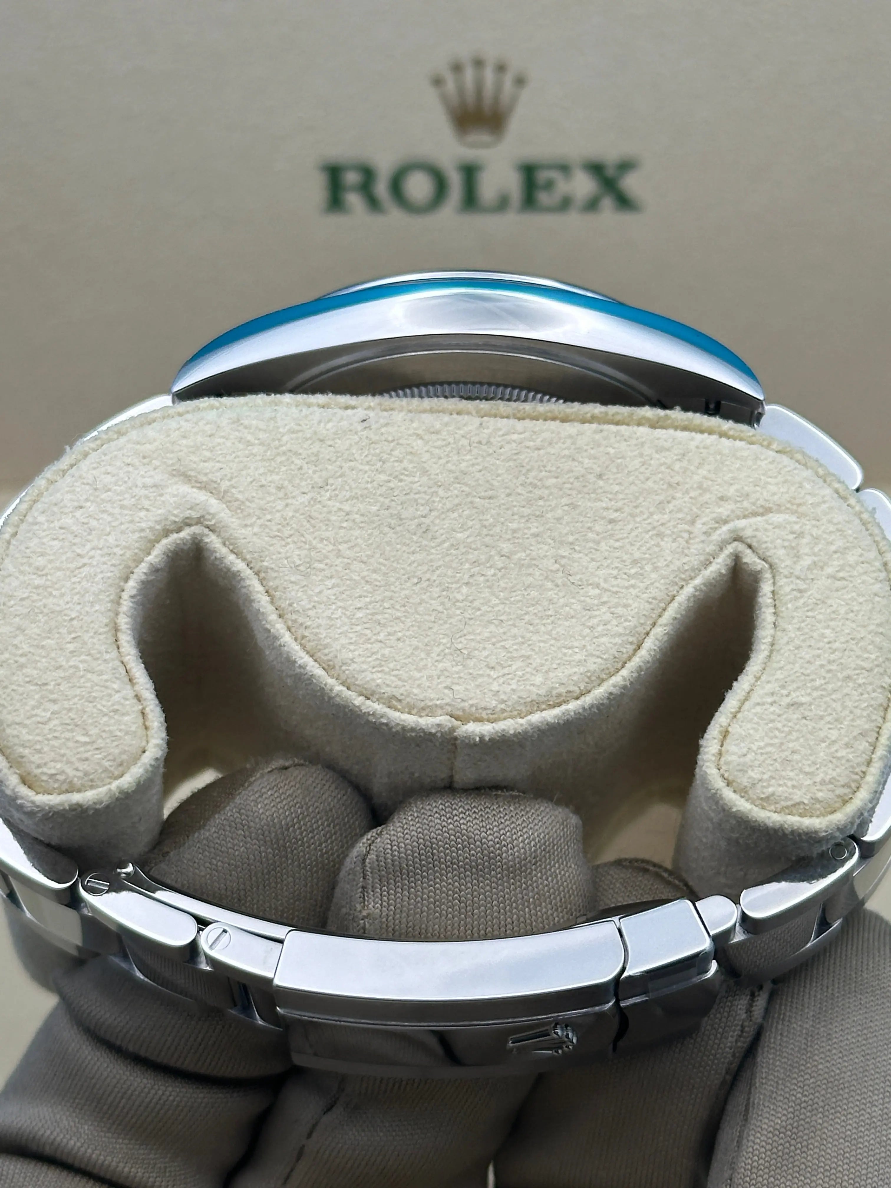 Rolex Oystersteel Datejust 41  - Smooth Bezel - Mint Green Index Dial - Oyster Bracelet - 126300Gob