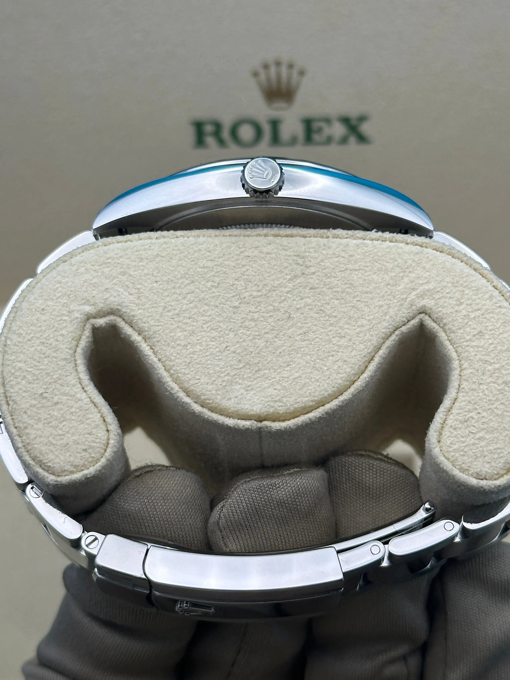 Rolex Oystersteel Datejust 41  - Smooth Bezel - Mint Green Index Dial - Oyster Bracelet - 126300Gob