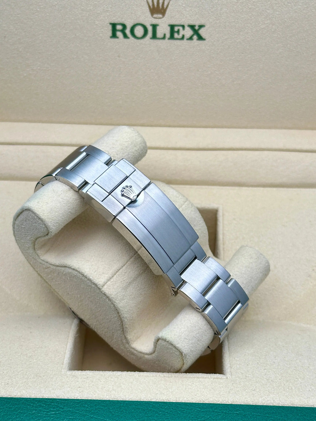 Rolex Oyster Perpetual Explorer II  - Oystersteel - White Dial - Oyster Bracelet -  226570 w