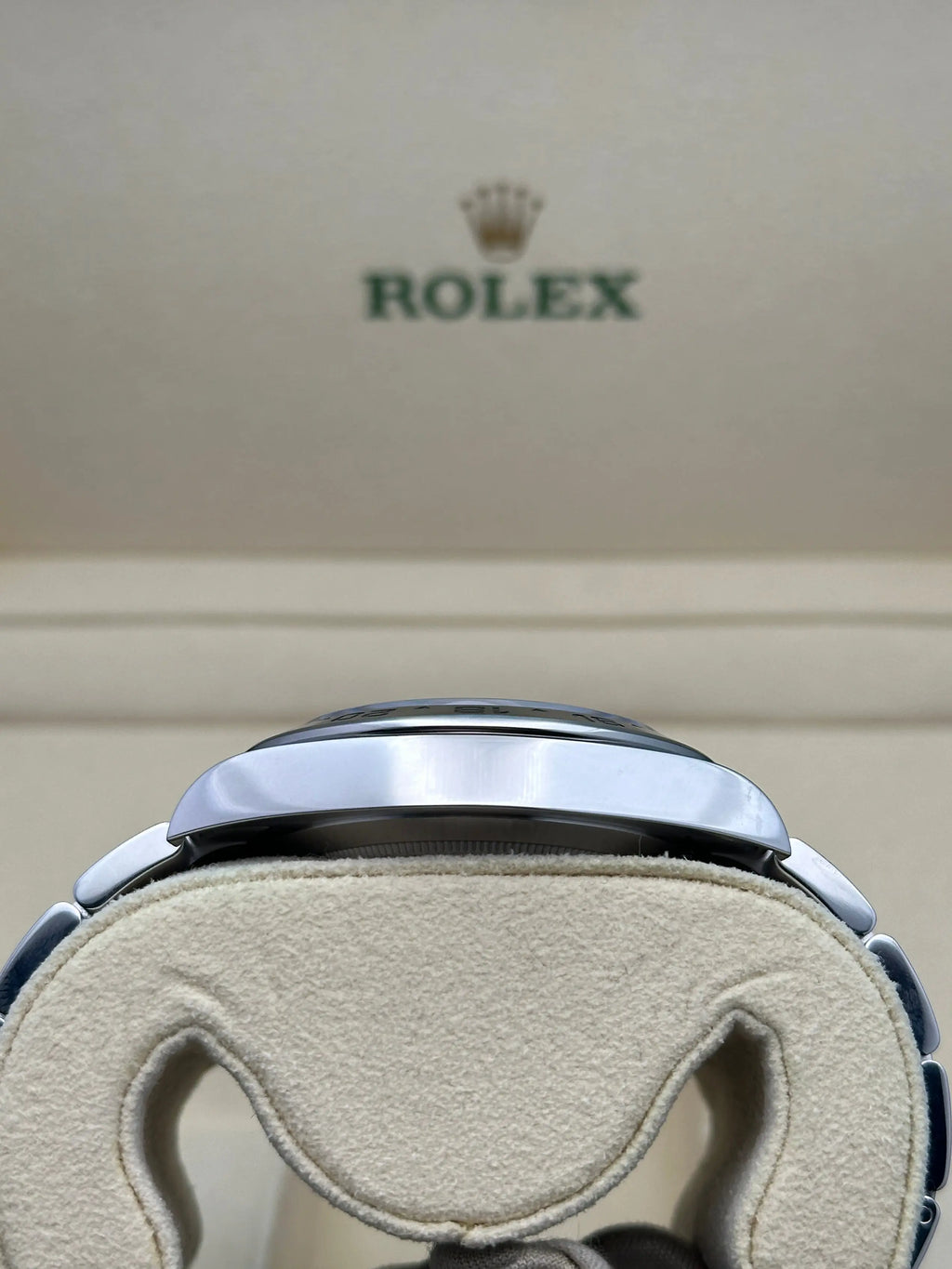 Rolex Oyster Perpetual Explorer II  - Oystersteel - White Dial - Oyster Bracelet -  226570 w