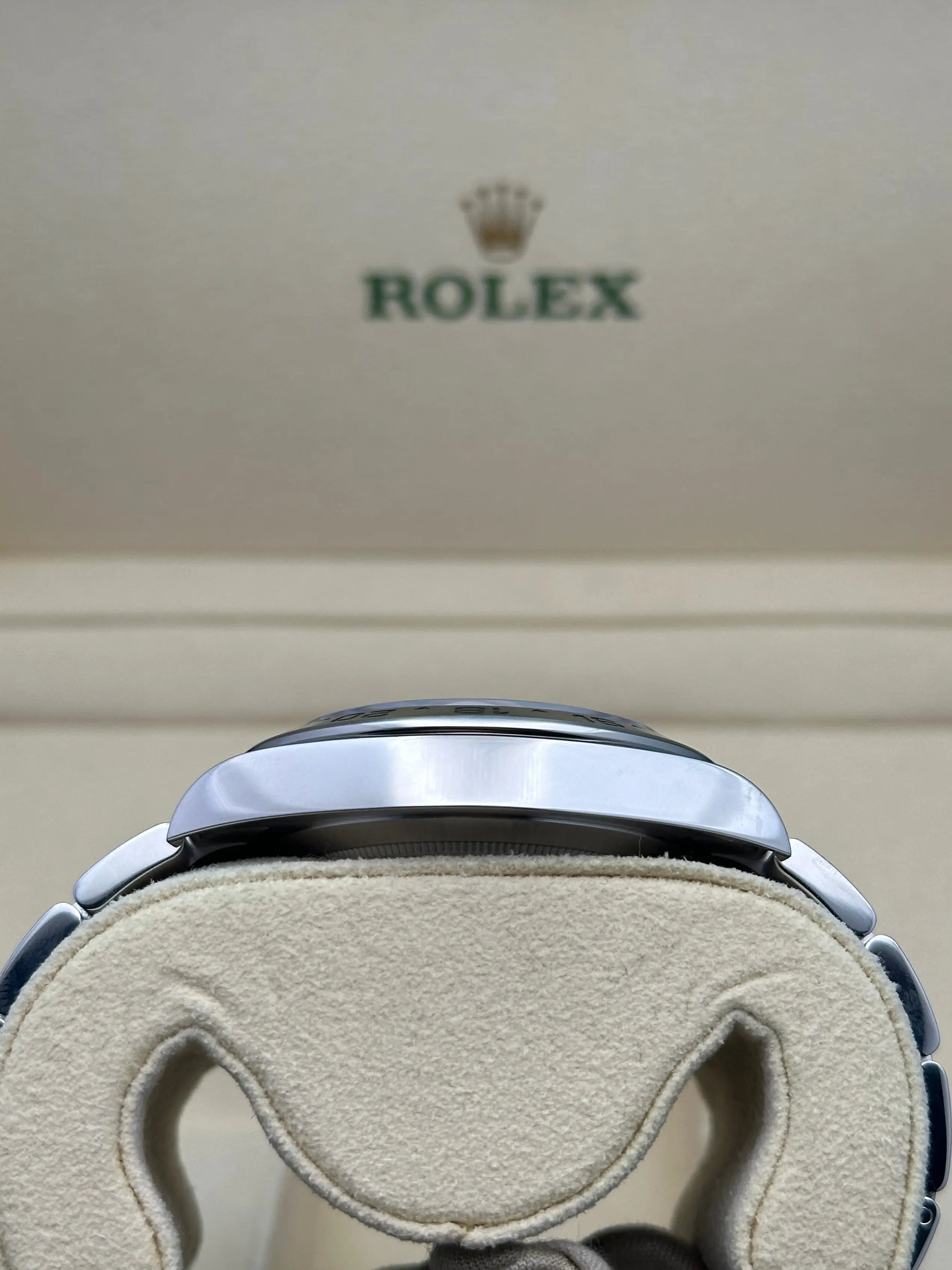 Rolex Oyster Perpetual Explorer II  - Oystersteel - White Dial - Oyster Bracelet -  226570 w