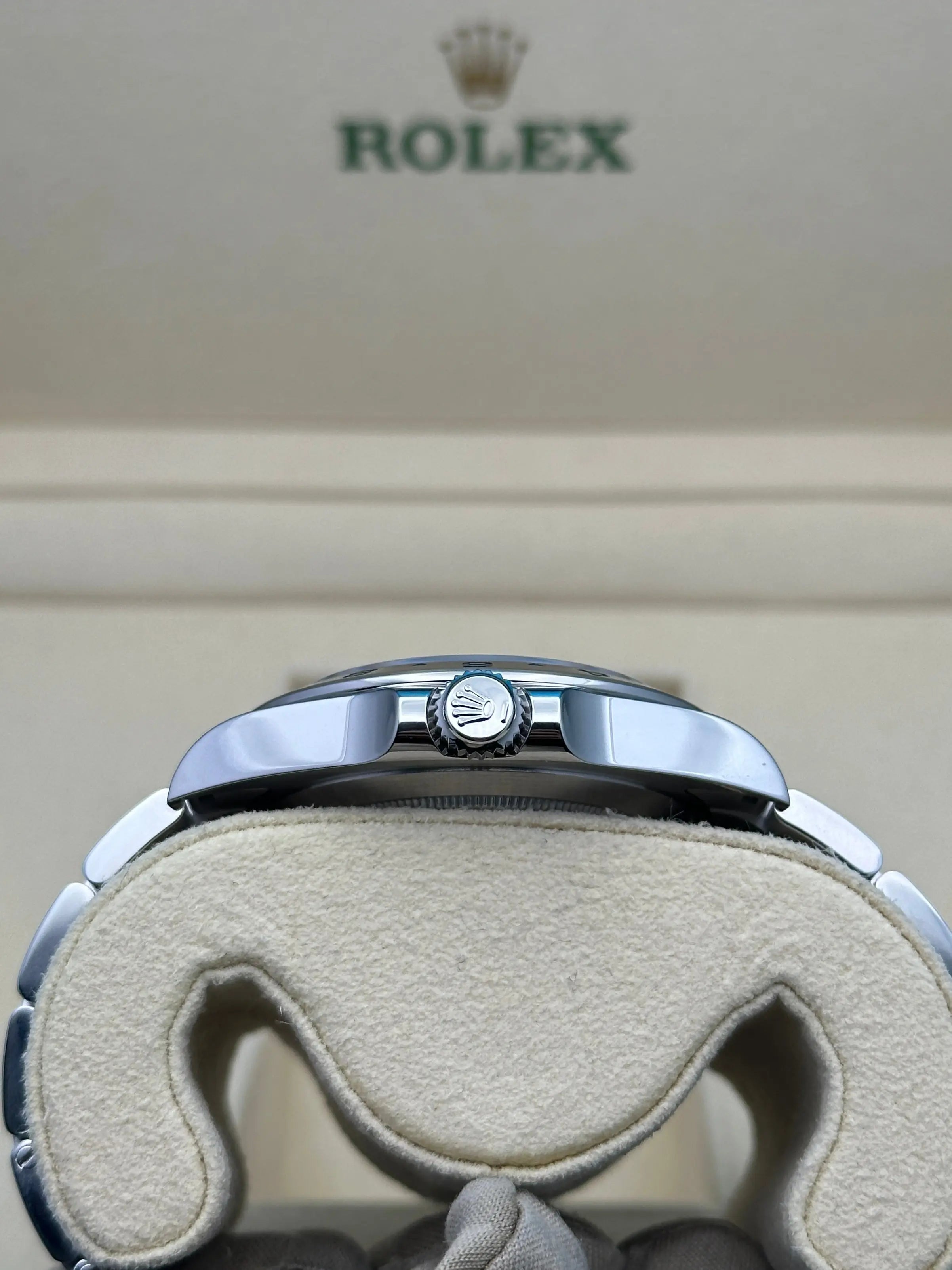 Rolex Oyster Perpetual Explorer II  - Oystersteel - White Dial - Oyster Bracelet -  226570 w
