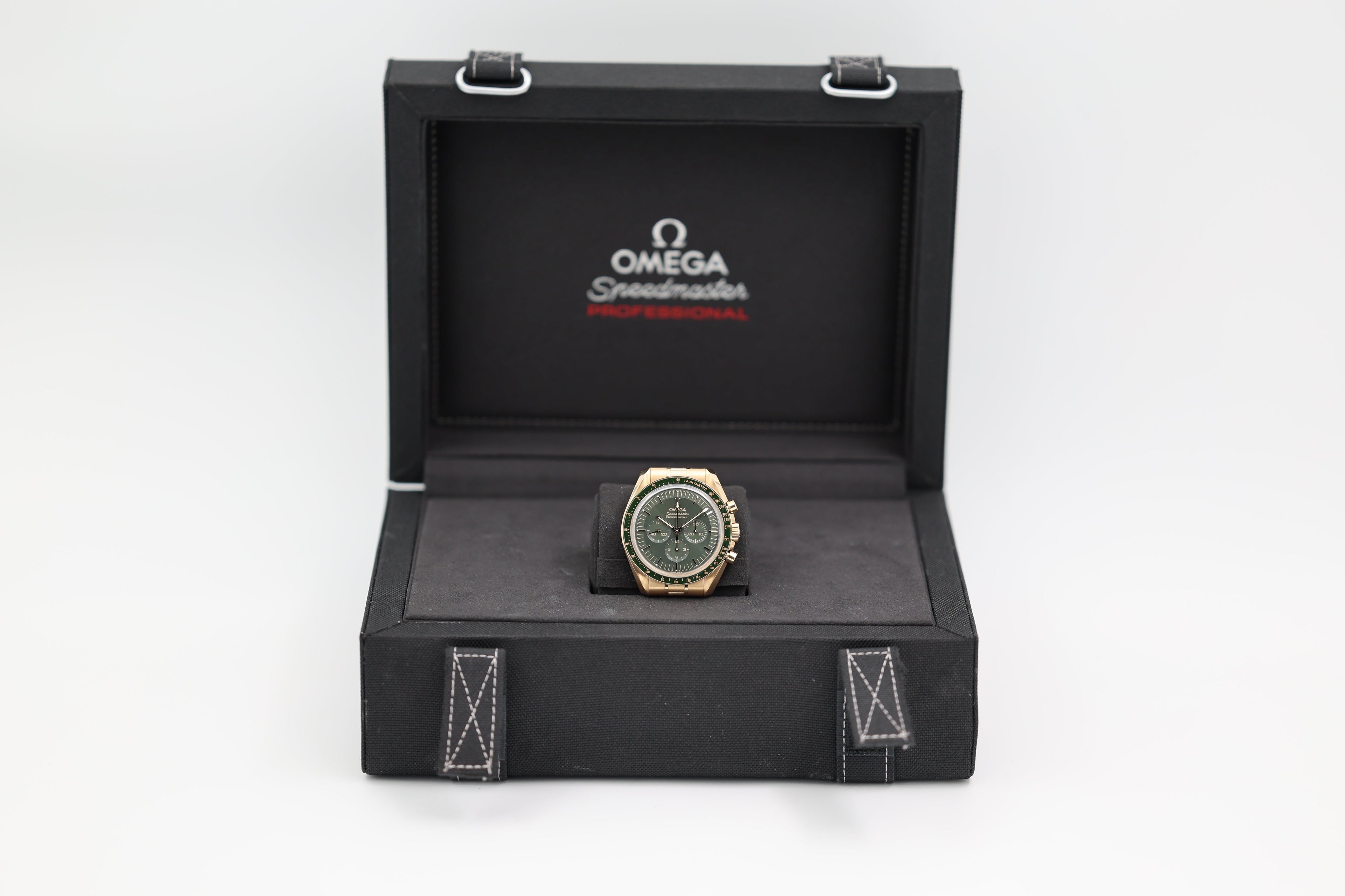 Omega - Speedmaster - Green Dial - 310.60.42.50.10.001 - 2023