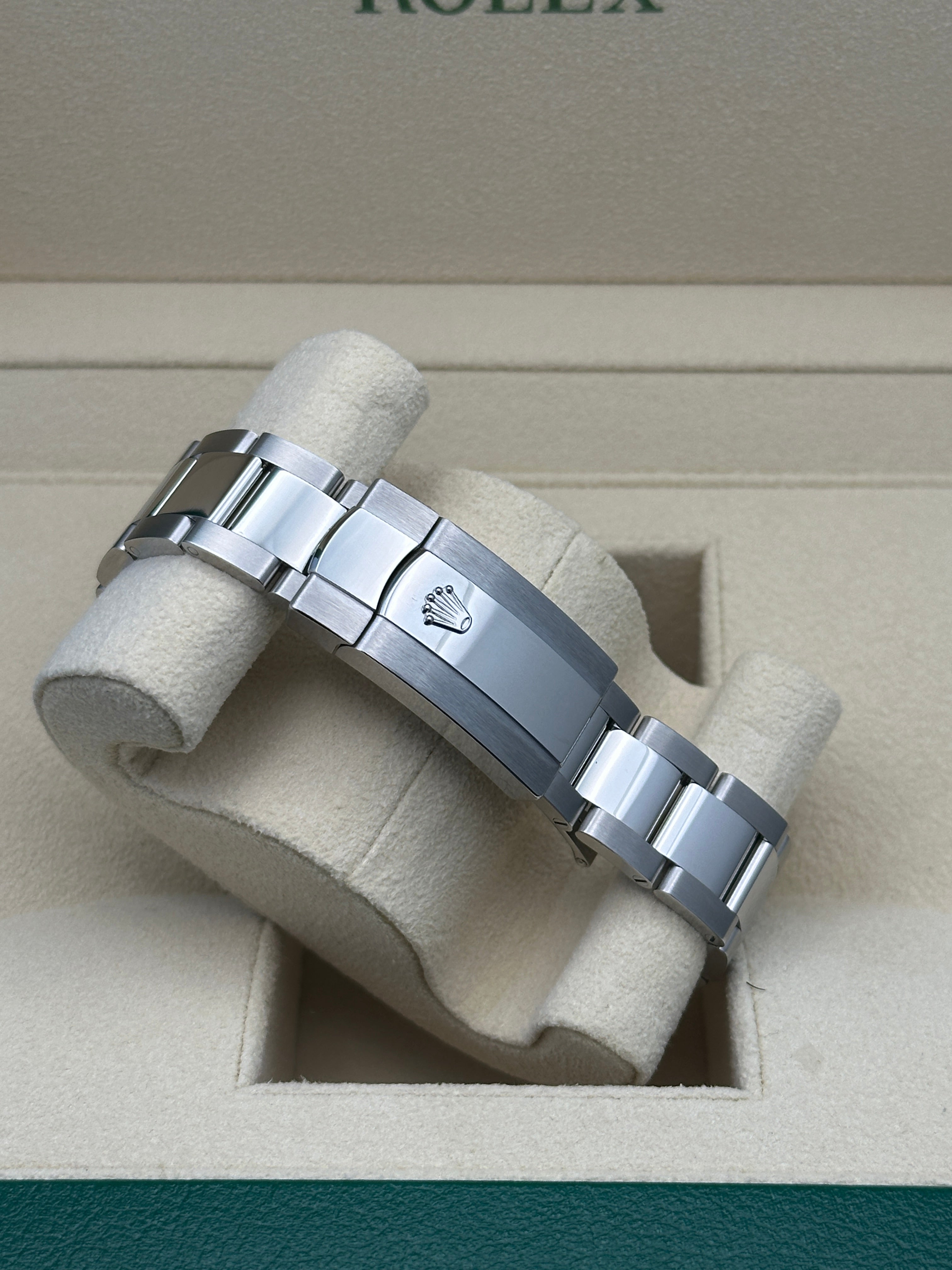 Rolex Steel Datejust 41  - Smooth Bezel - Slate Green Roman Dial - Oyster Bracelet - 126300 slgro