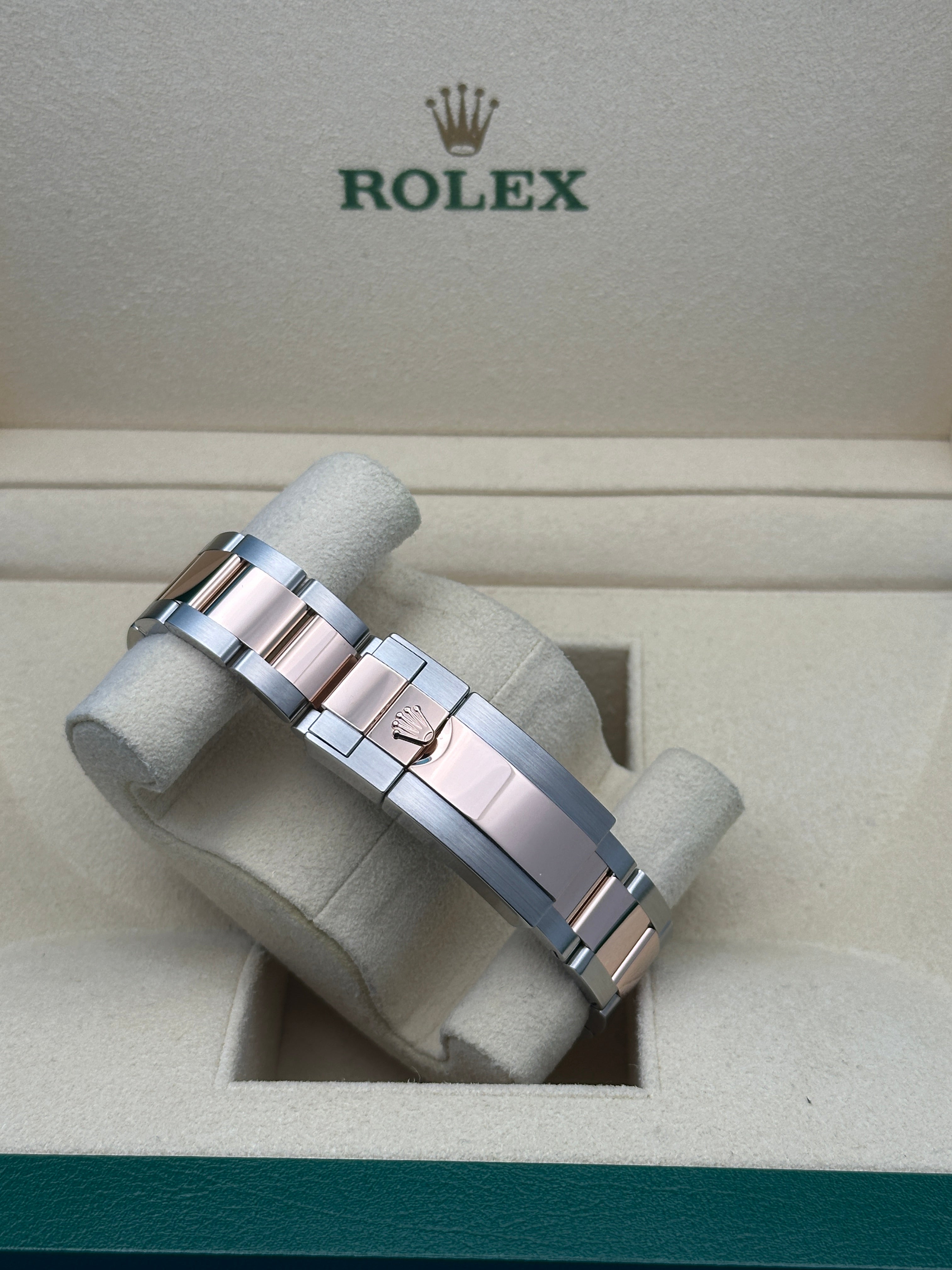 Rolex Everose Rolesor GMT-Master II 40 Watch - Black And Brown Root Beer Bezel