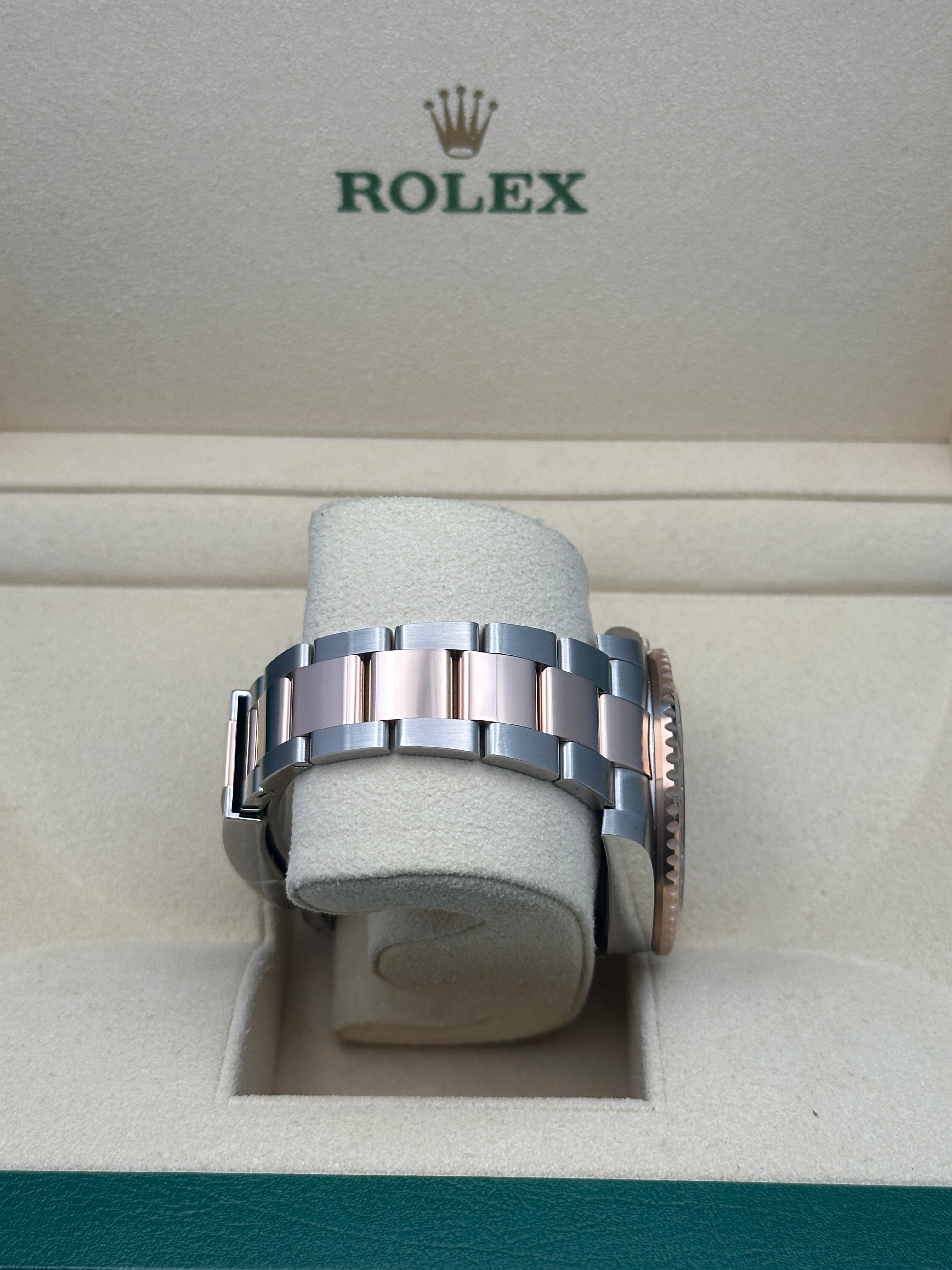 Rolex Everose Rolesor GMT-Master II 40 Watch - Black And Brown Root Beer Bezel