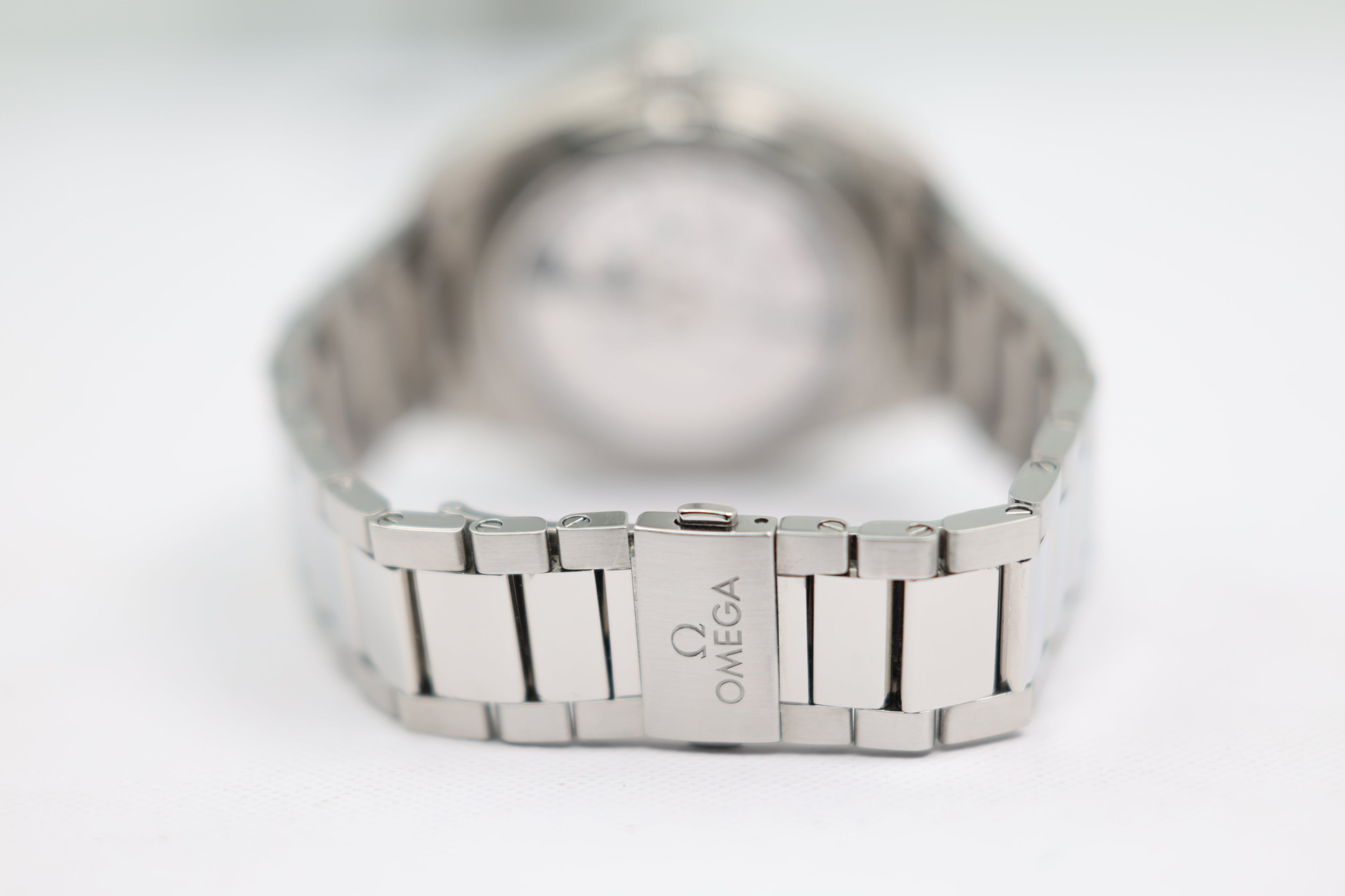 Omega - Seamaster Aqua Terra - Grey Dial - 220.10.41.21.06.001 - 2020