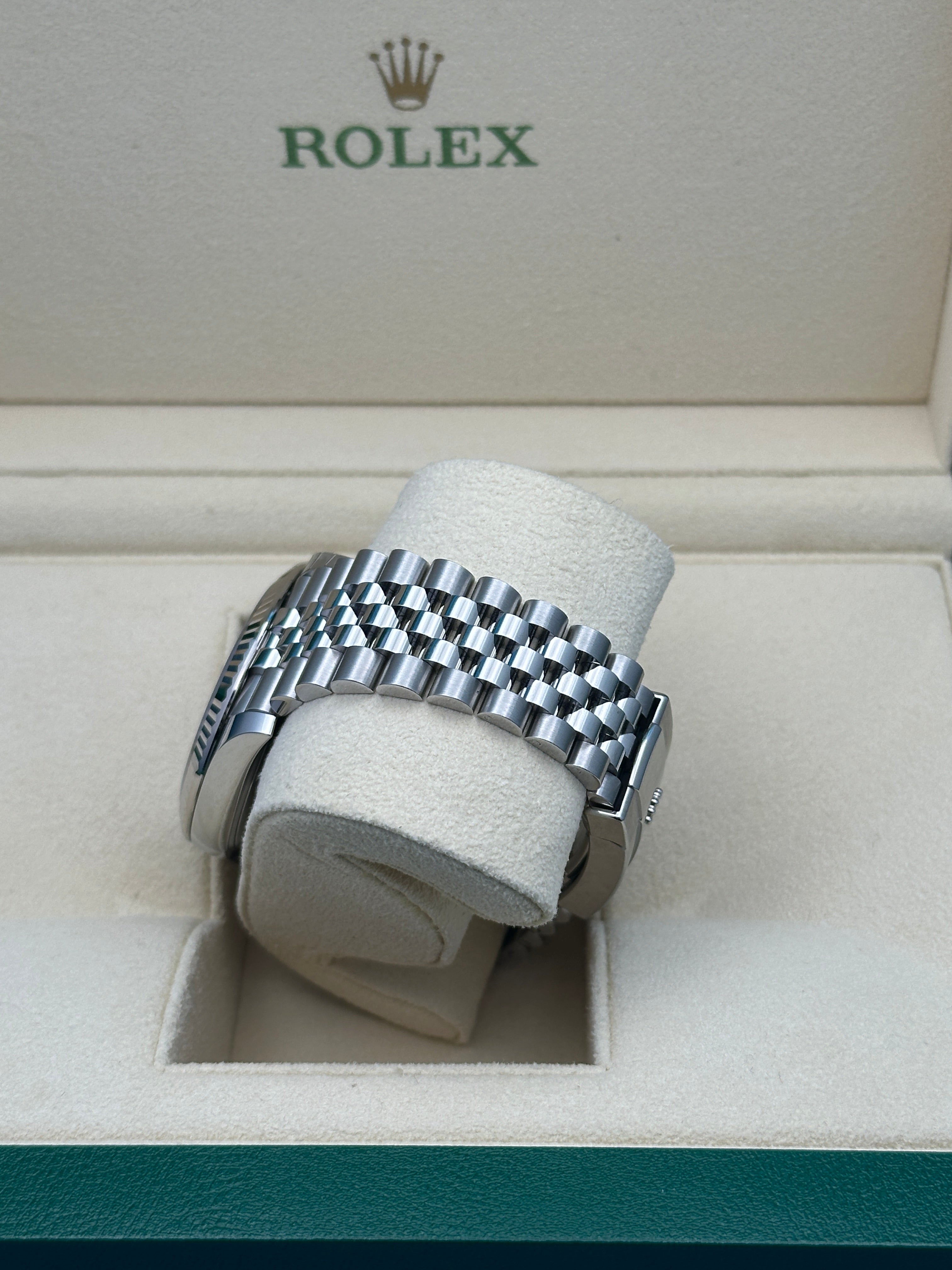 Rolex Steel and White Gold Rolesor Datejust 41  - Black Index Dial - Jubilee Bracelet - 126334 bkij