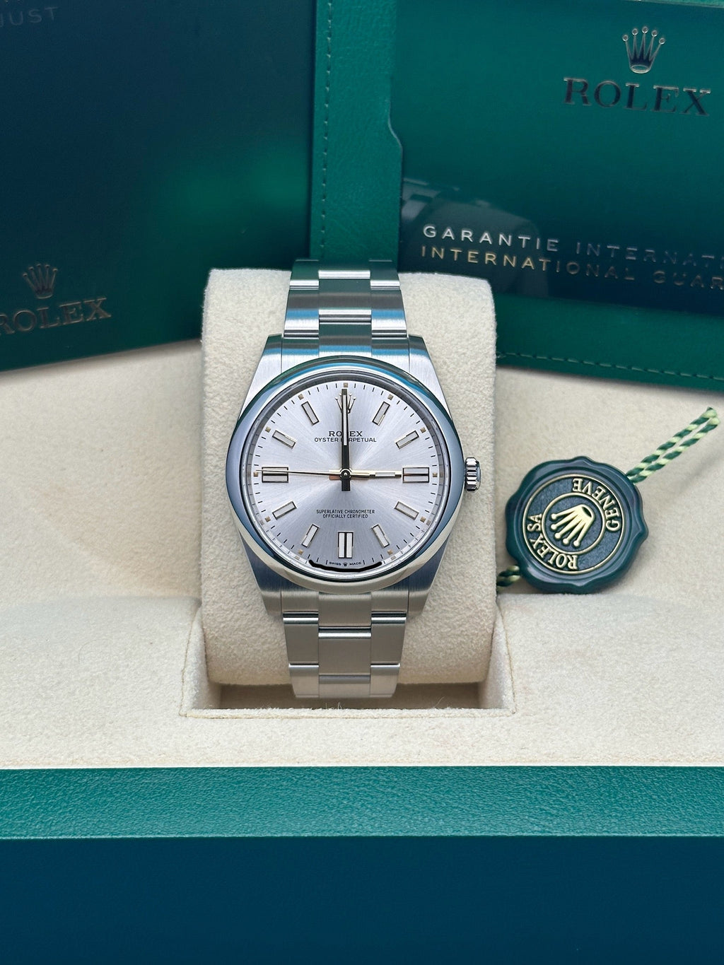 Rolex Oyster Perpetual 36  - Silver Index Dial - Oyster Bracelet - 126000 sio