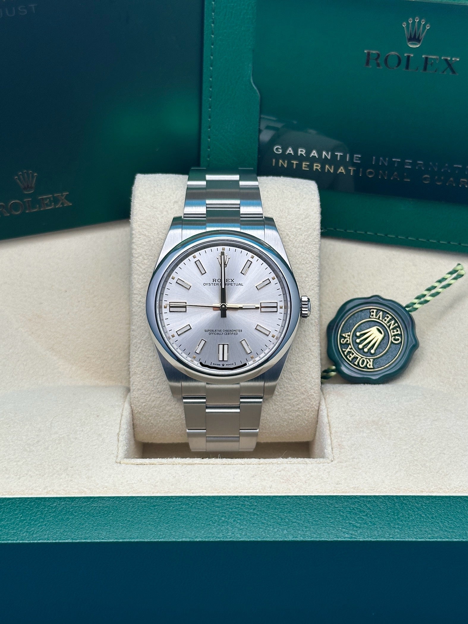 Rolex Oyster Perpetual 36  - Silver Index Dial - Oyster Bracelet - 126000 sio