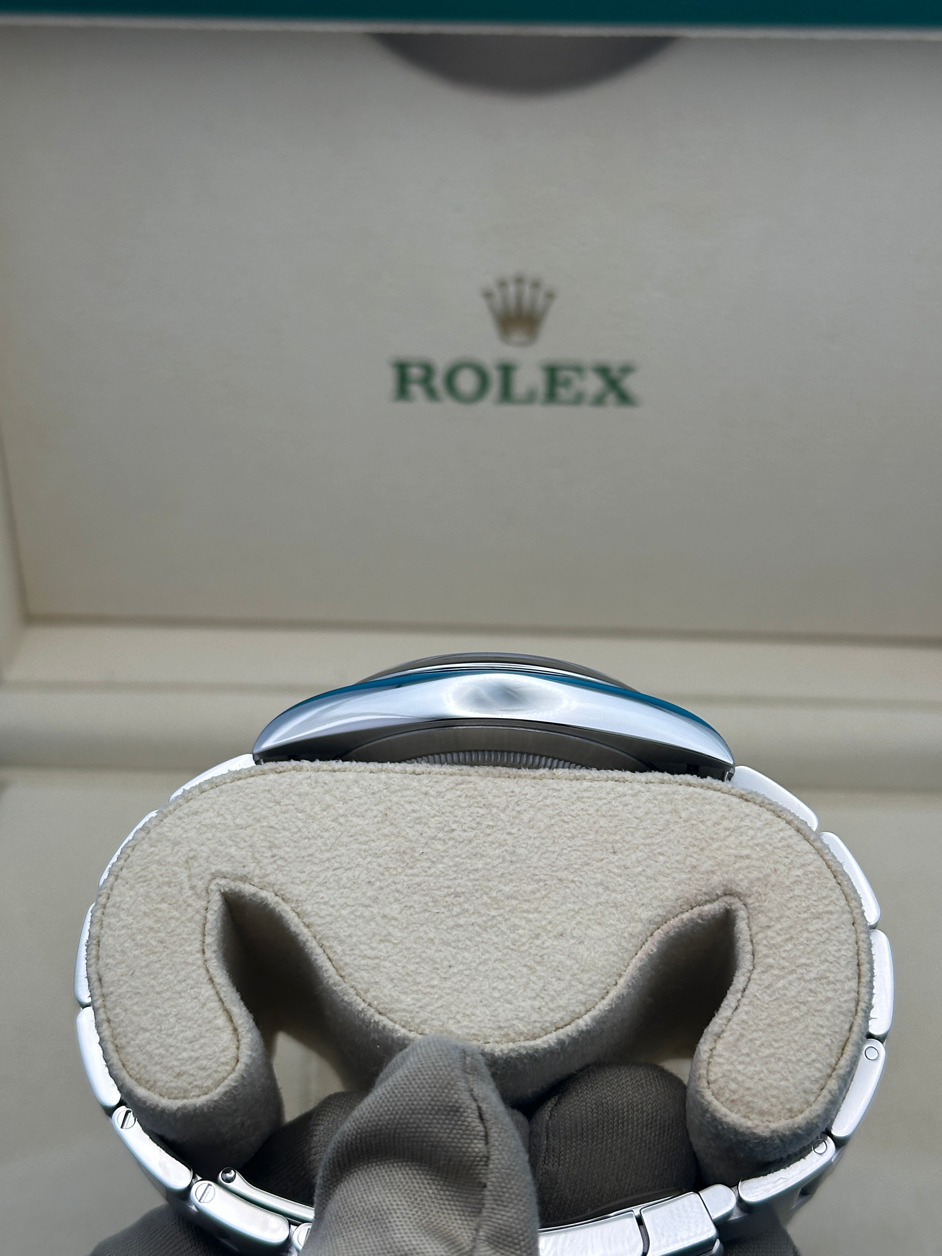 Rolex Oyster Perpetual 36  - Silver Index Dial - Oyster Bracelet - 126000 sio