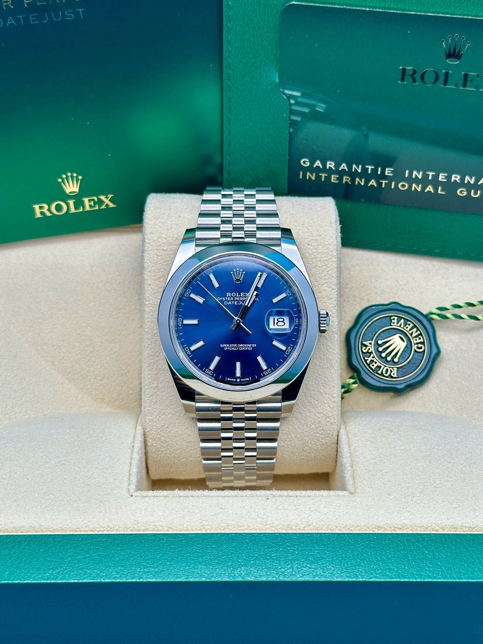 Rolex Steel Datejust 41  - Smooth Bezel - Blue Index Dial - Jubilee Bracelet - 126300 blij