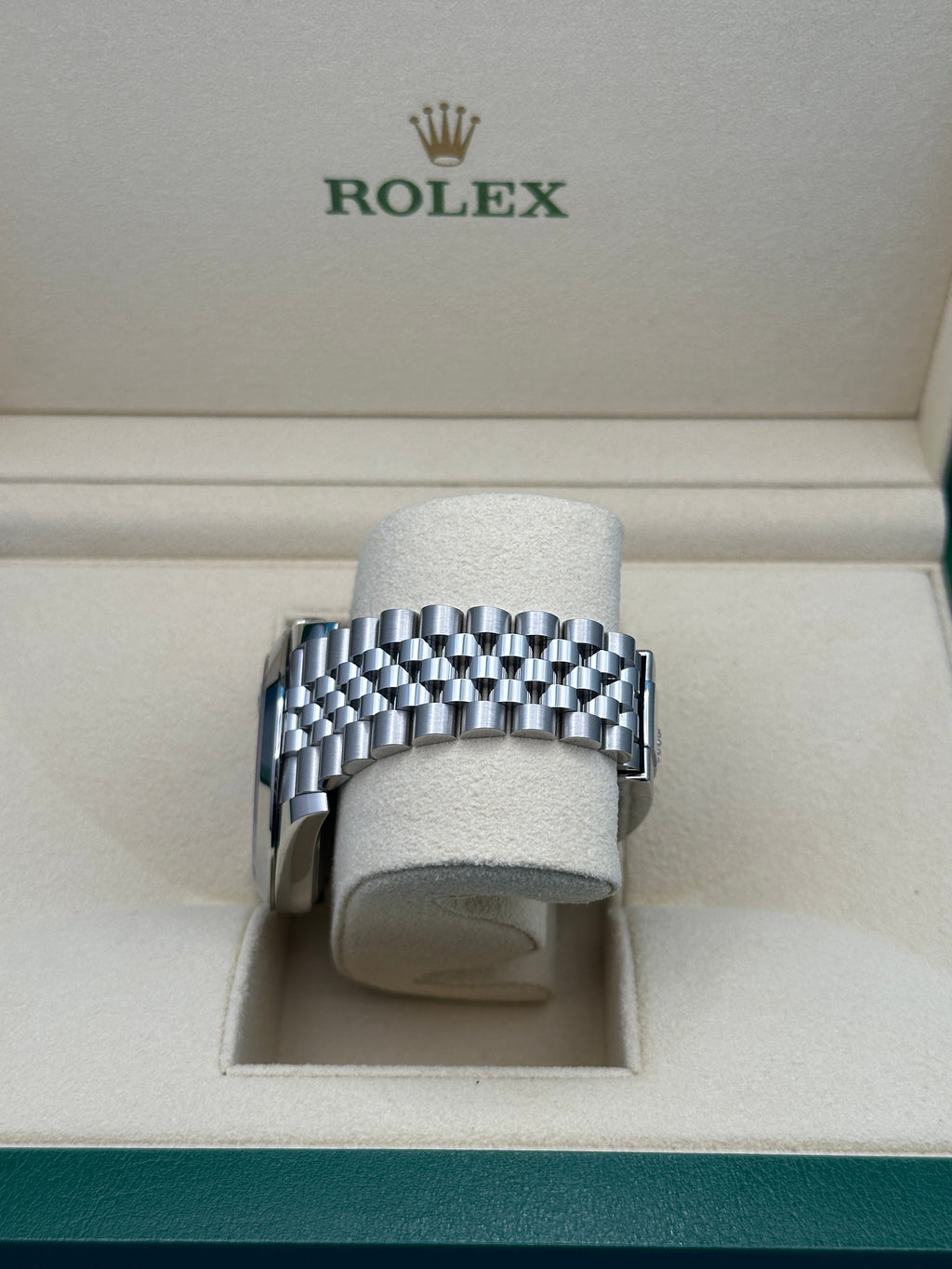 Rolex Steel Datejust 41  - Smooth Bezel - Blue Index Dial - Jubilee Bracelet - 126300 blij