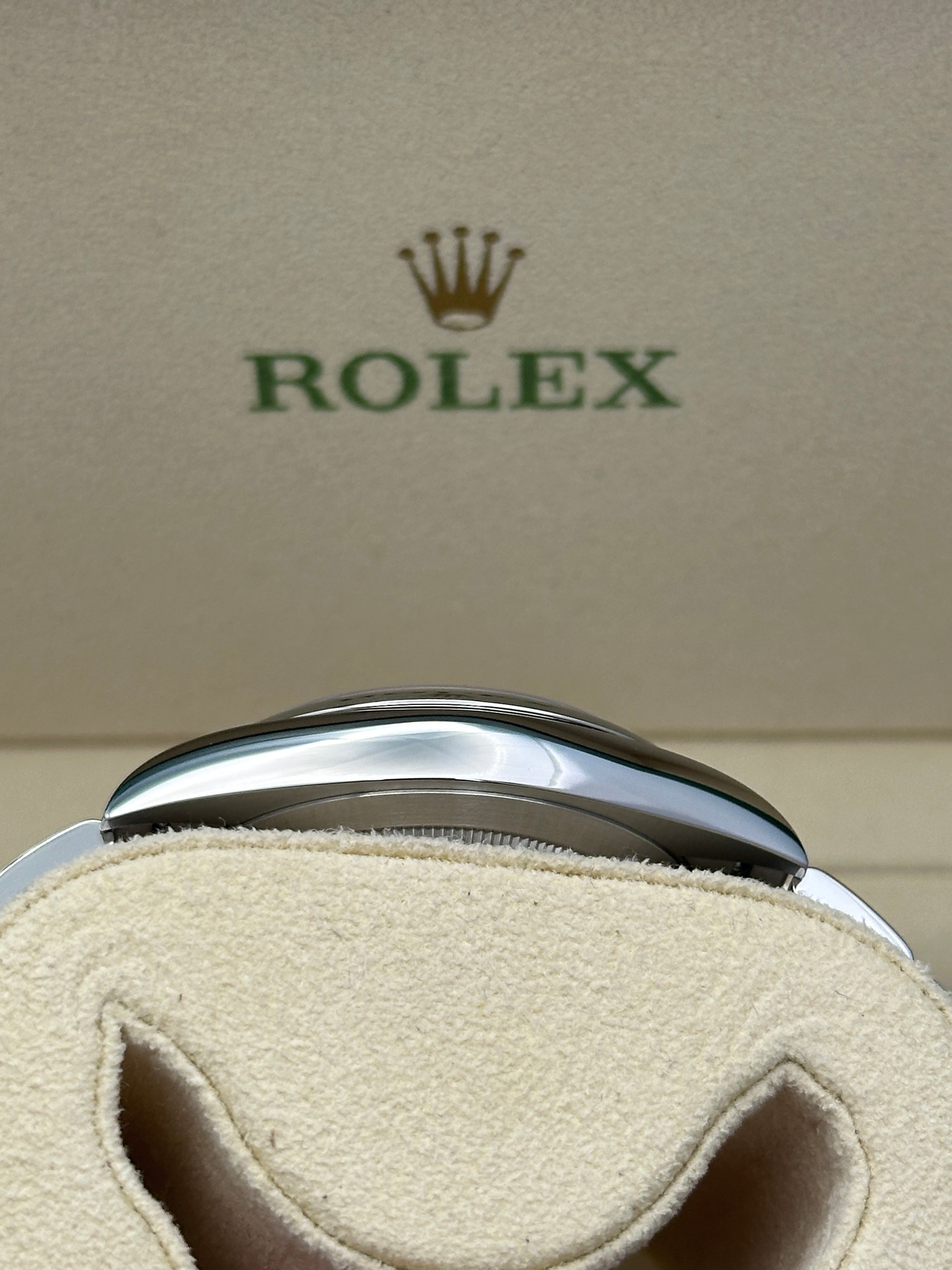 Rolex Oyster Perpetual 41  - Silver Index Dial - Oyster Bracelet - 124300 sio