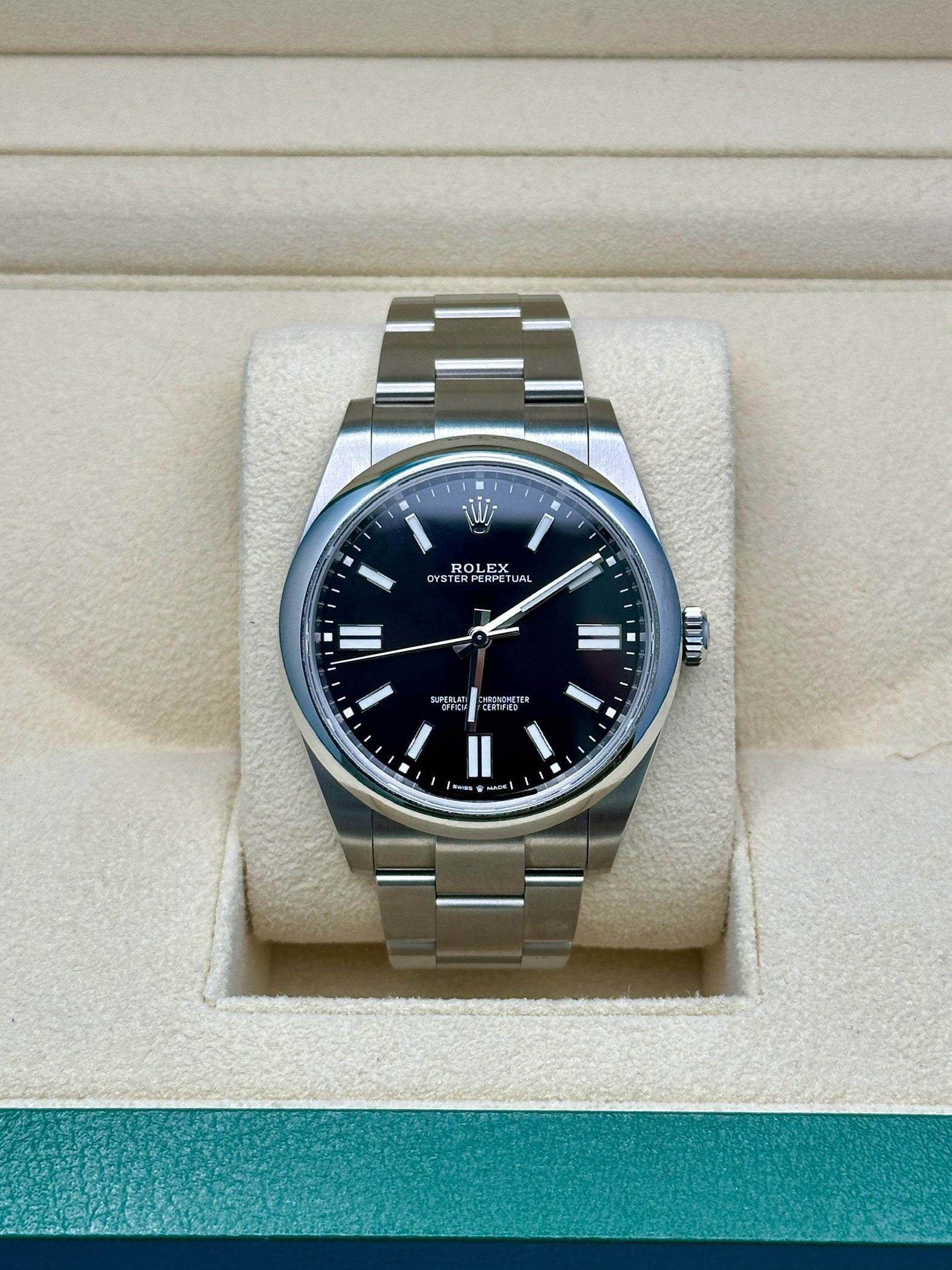Rolex Oyster Perpetual 41  - Black Index Dial - Oyster Bracelet - 124300 bkio