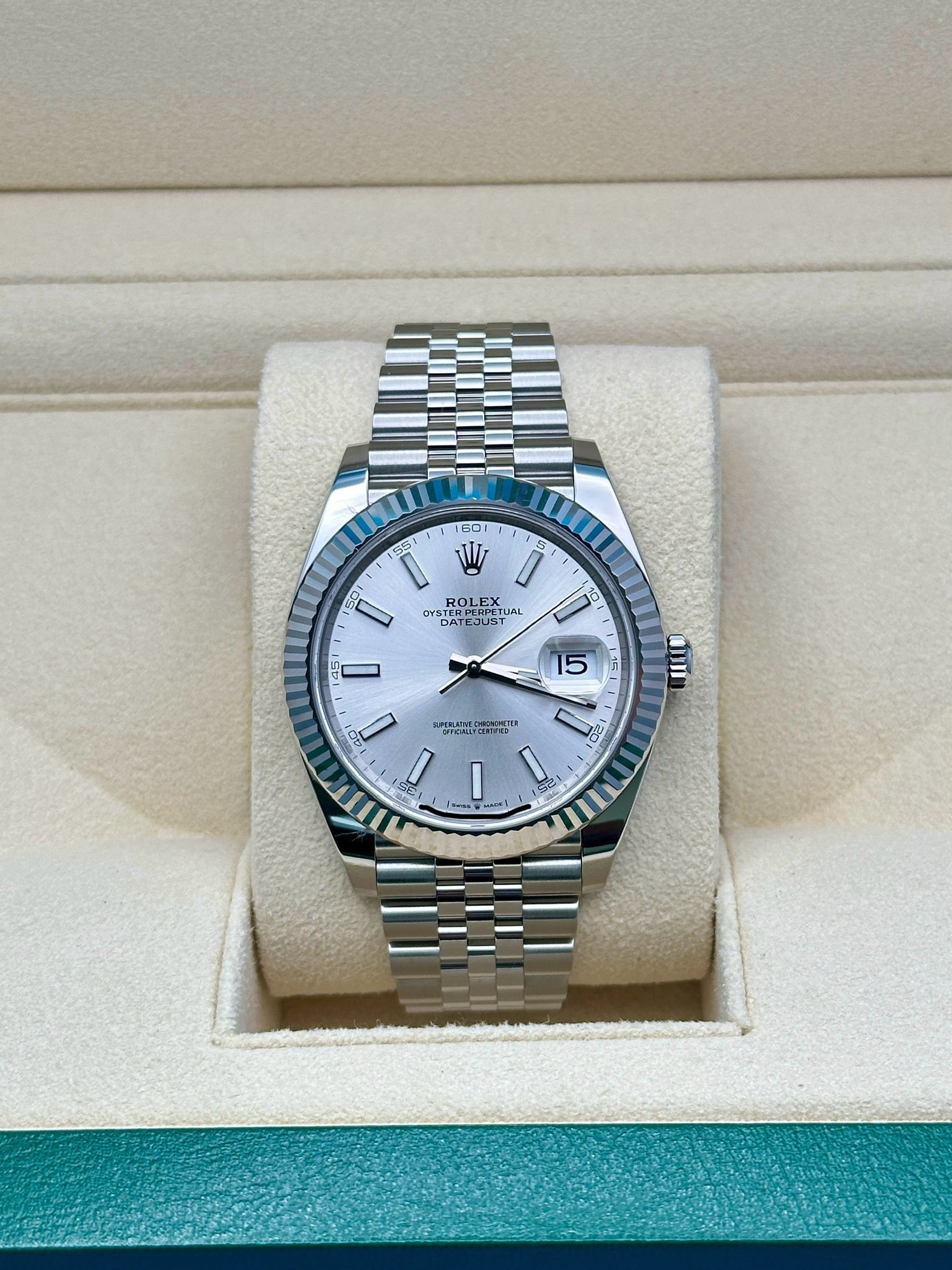 Rolex Steel and White Gold Rolesor Datejust 41  - Silver Index Dial - Jubilee Bracelet - 126334 sij