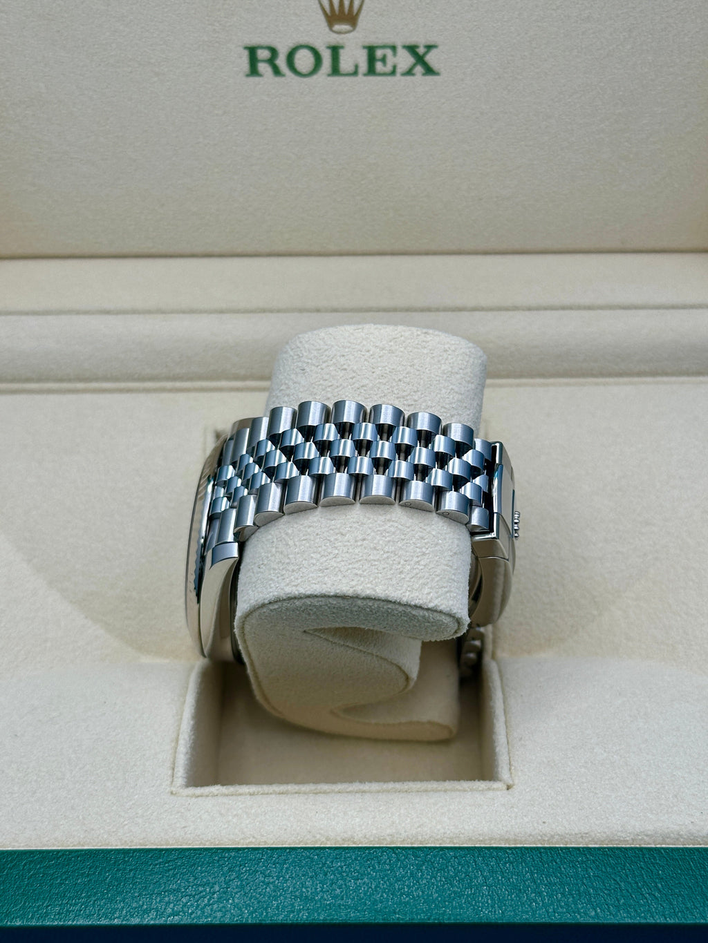 Rolex Steel and White Gold Rolesor Datejust 41  - Silver Index Dial - Jubilee Bracelet - 126334 sij