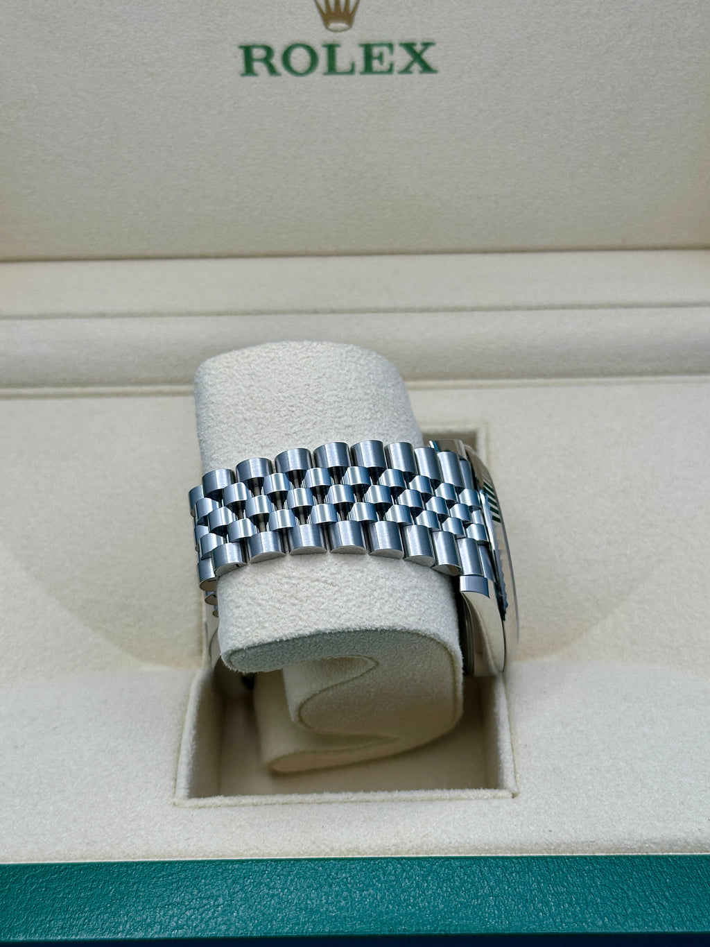Rolex Steel and White Gold Rolesor Datejust 41  - Silver Index Dial - Jubilee Bracelet - 126334 sij