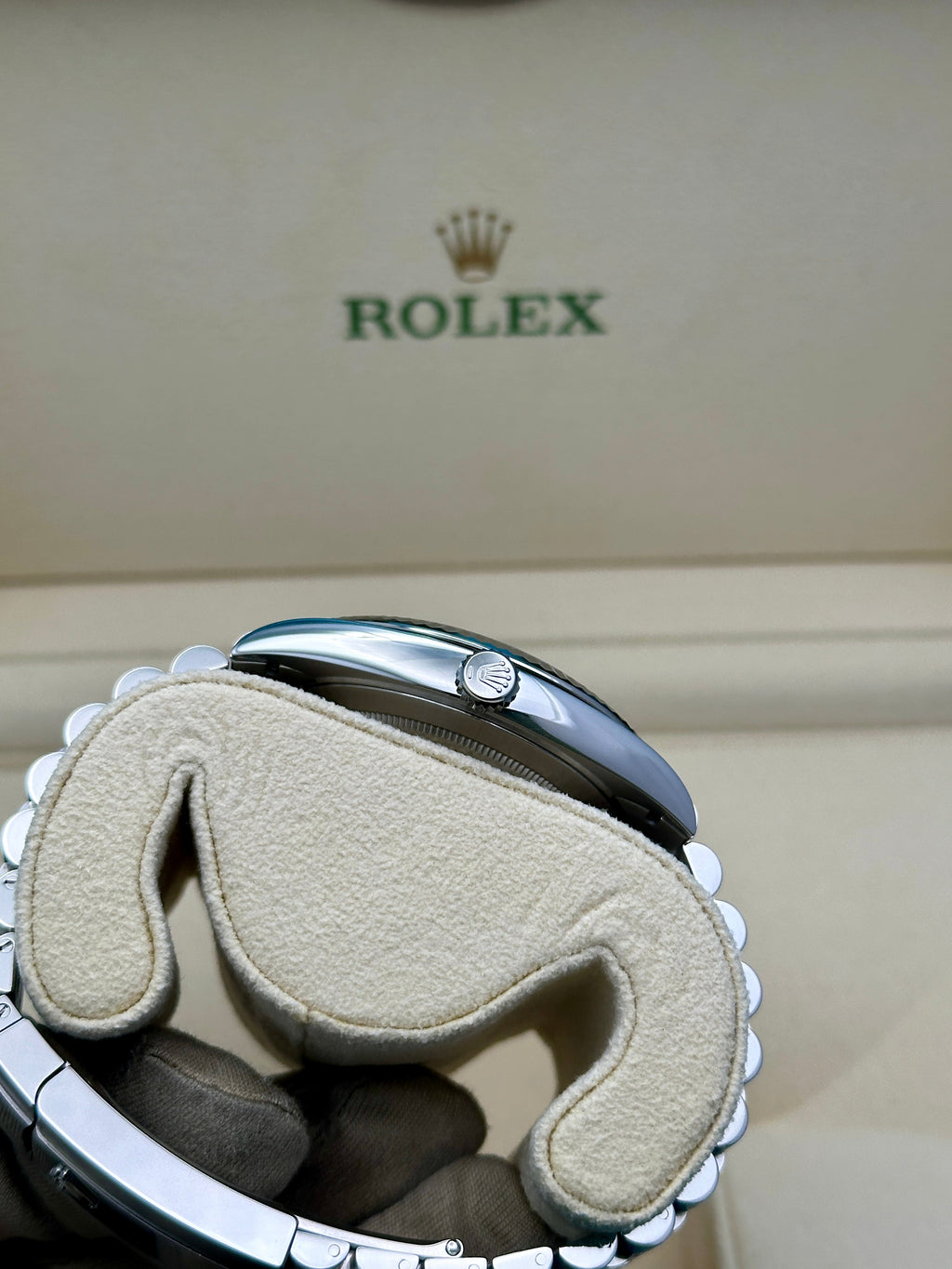 Rolex Steel and White Gold Rolesor Datejust 41  - Silver Index Dial - Jubilee Bracelet - 126334 sij