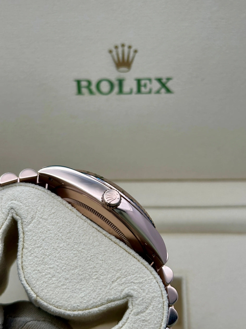 Rolex Everose Gold Day-Date 40 - Olive Green Bevelled Roman Dial - President Bracelet - 228235 ogrp