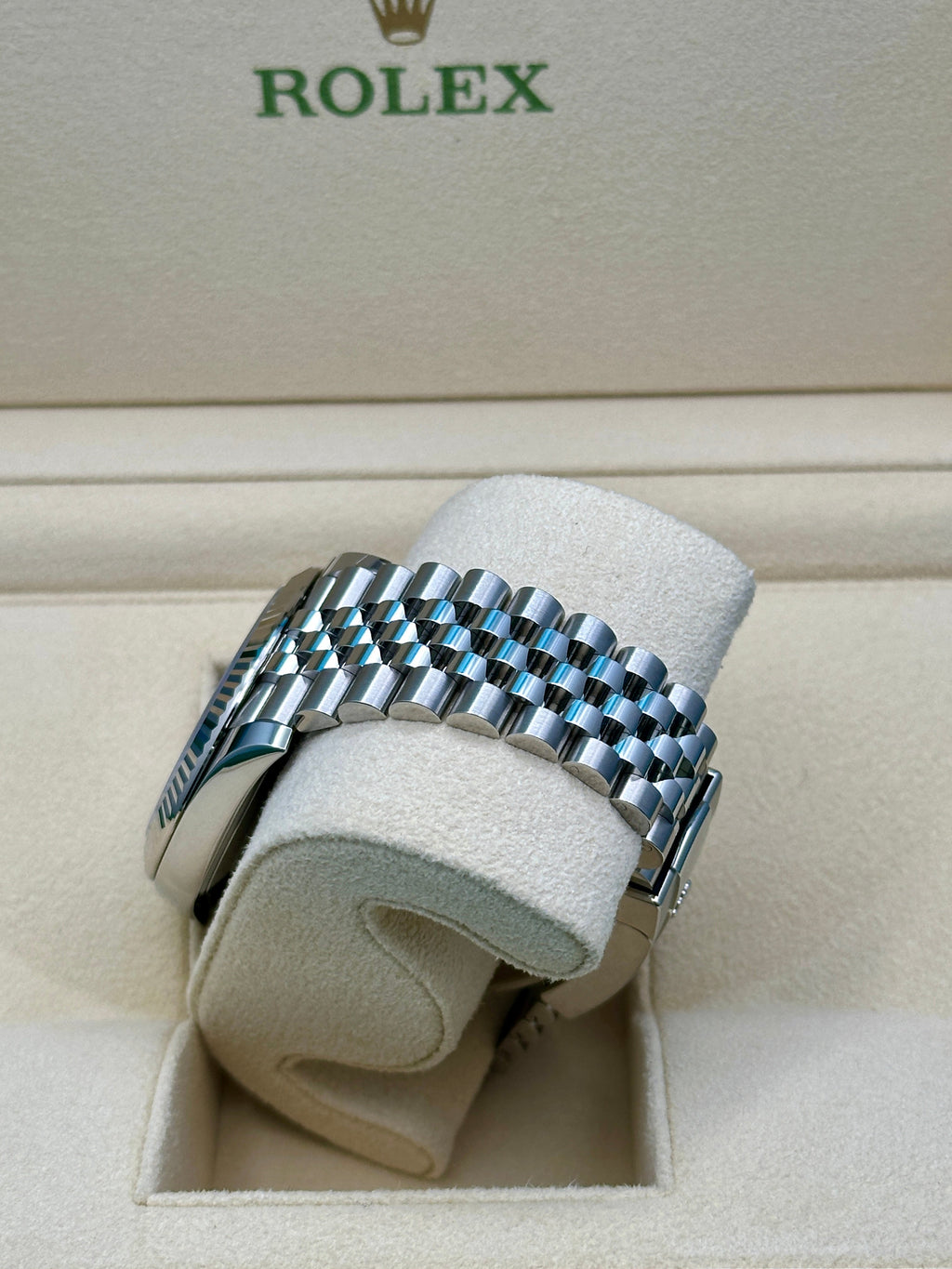 Rolex Steel and White Gold Rolesor Datejust 41  - White Index Dial - Jubilee Bracelet - 126334 wij