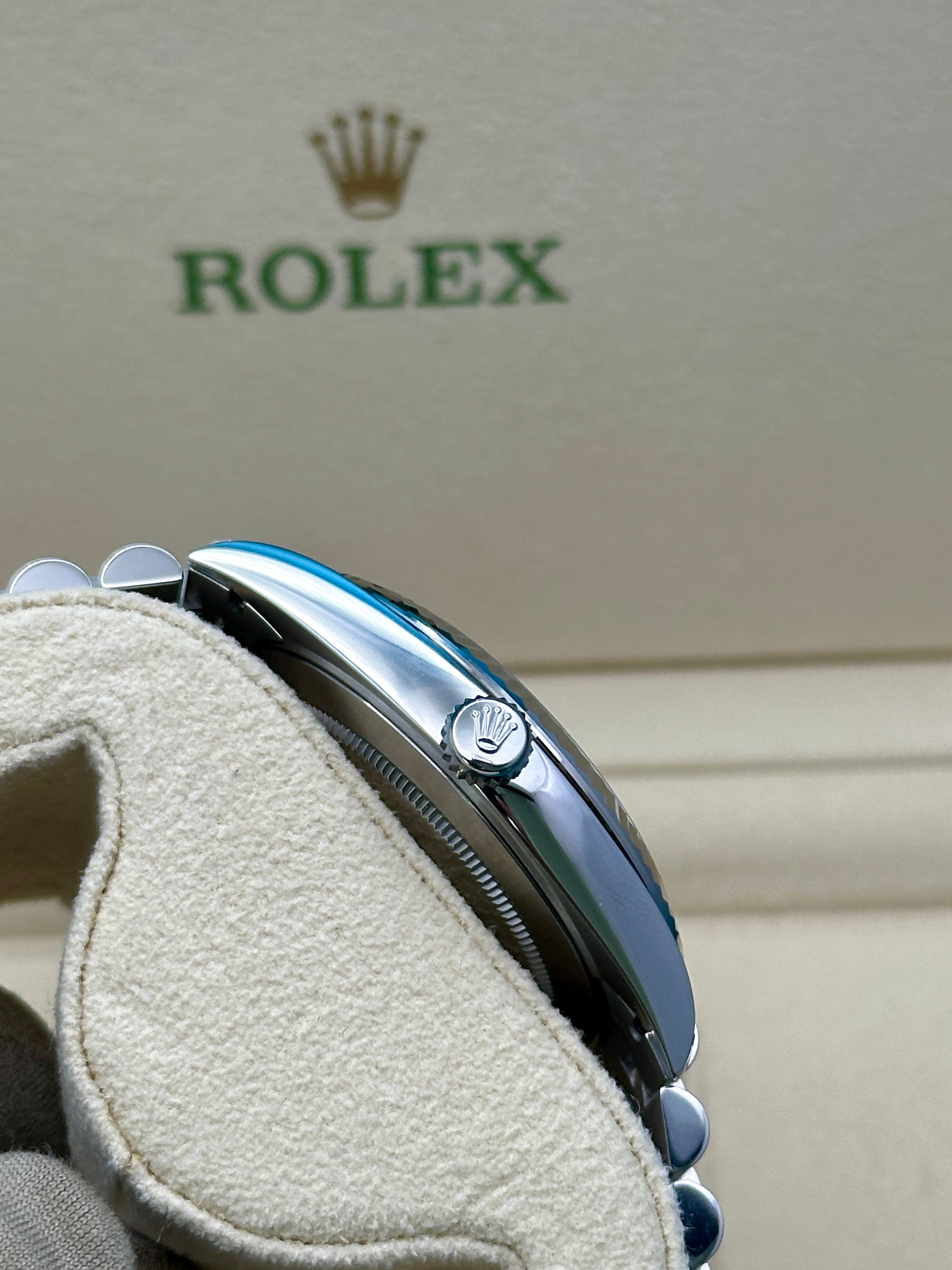 Rolex Steel and White Gold Rolesor Datejust 41  - White Index Dial - Jubilee Bracelet - 126334 wij