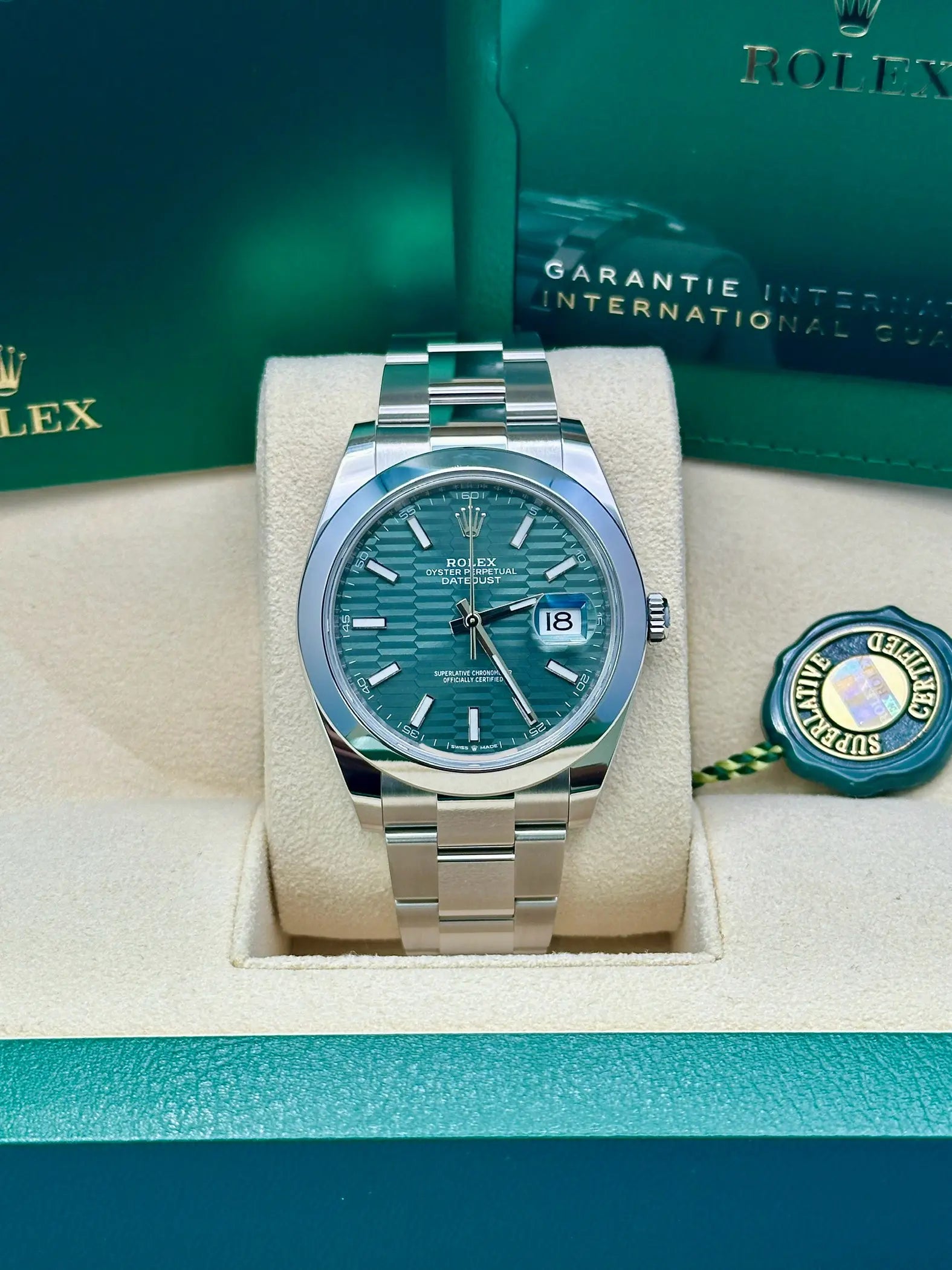 Rolex Oystersteel Datejust 41  - Smooth Bezel - Green Motif Dial - Oyster Bracelet - 126300GMDJ