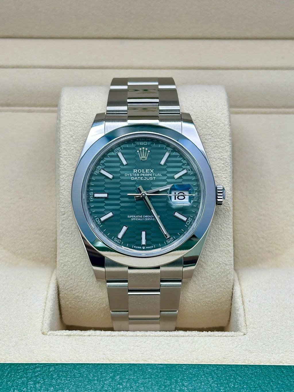 Rolex Oystersteel Datejust 41  - Smooth Bezel - Green Motif Dial - Oyster Bracelet - 126300GMDJ