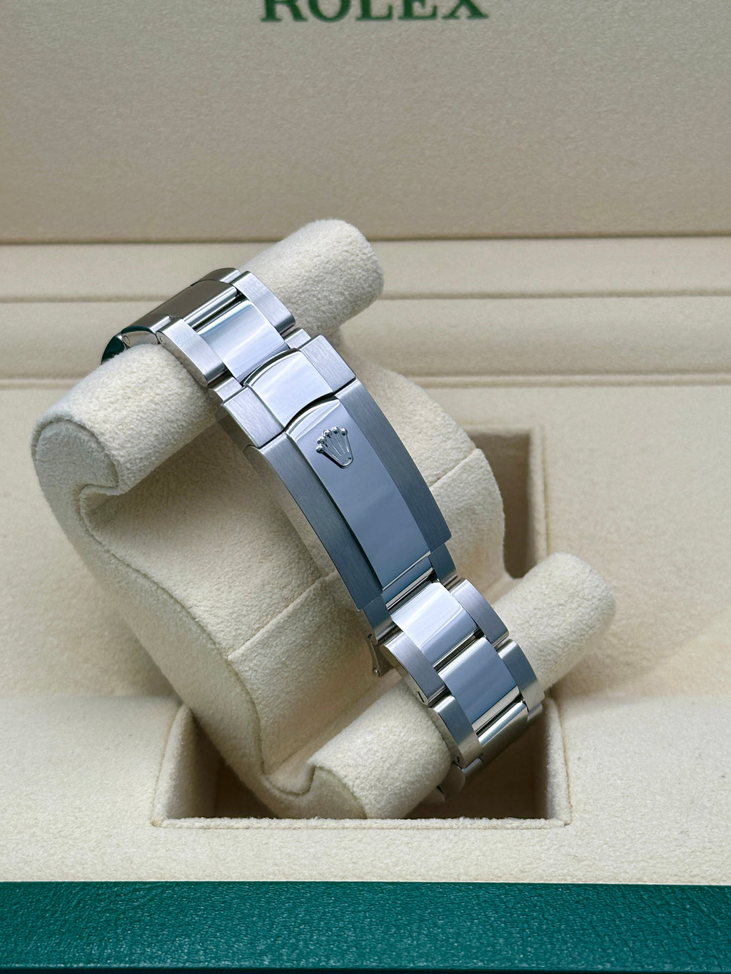 Rolex Steel and White Gold Rolesor Datejust 41  - Silver Index Dial - Oyster Bracelet - 126334 sio