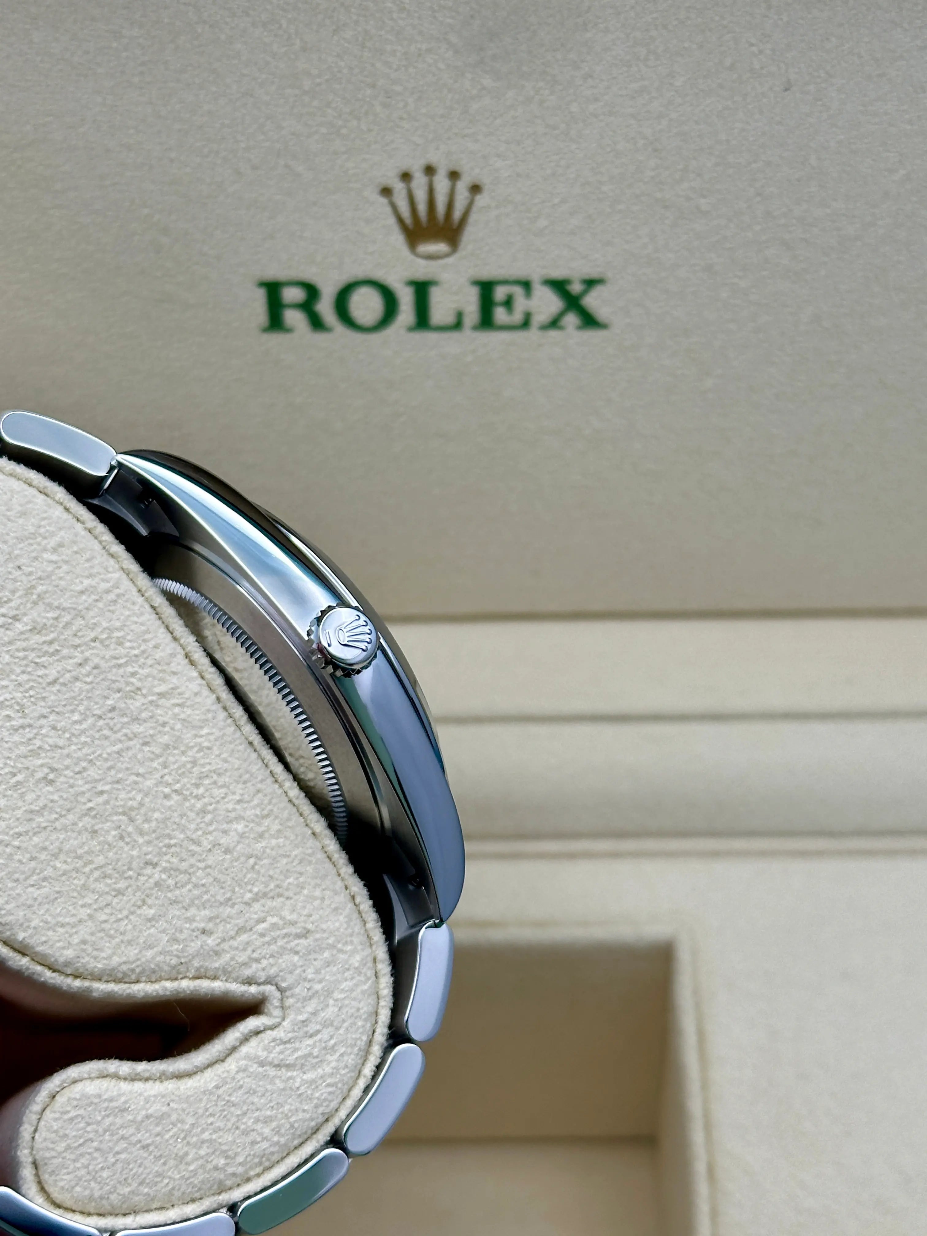 Rolex Oystersteel Datejust 41  - Smooth Bezel - Green Motif Dial - Oyster Bracelet - 126300GMDJ