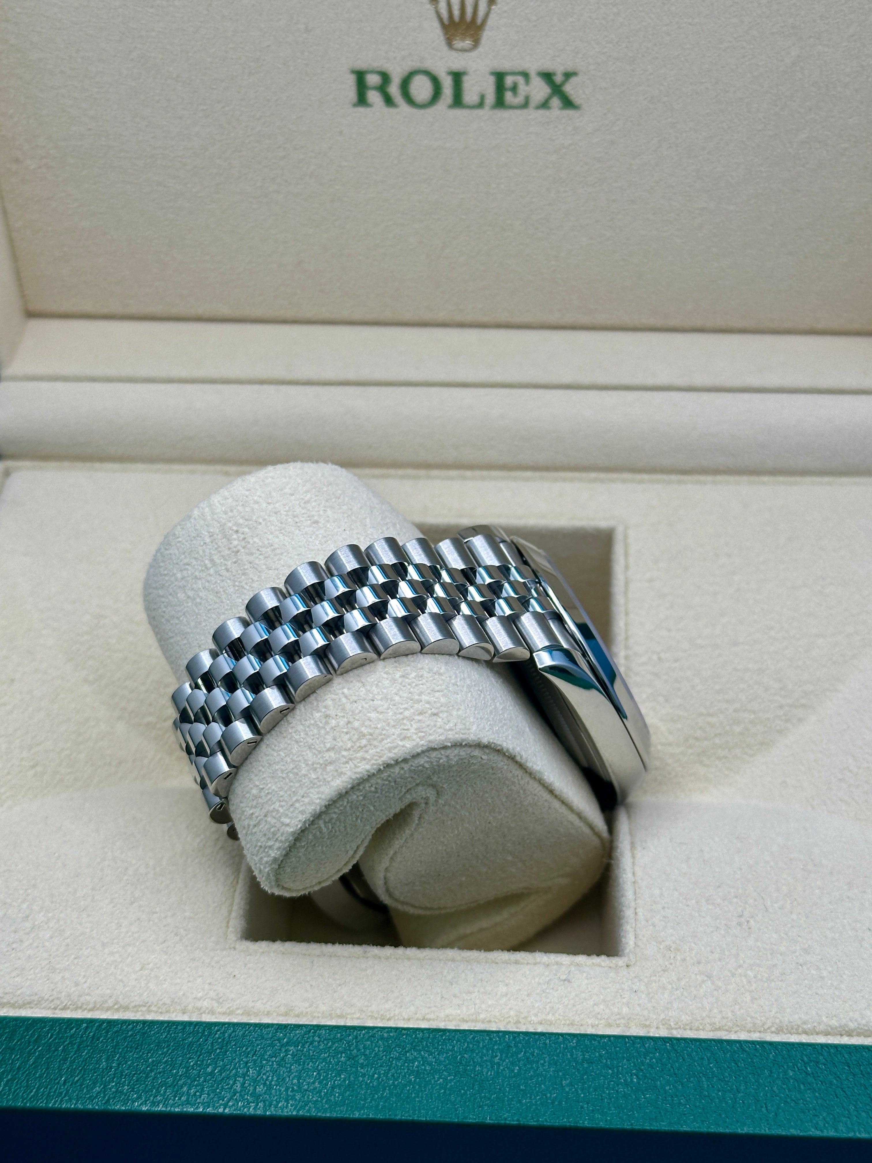 Rolex Steel Datejust 41  - Smooth Bezel - Black Index Dial - Jubilee Bracelet - 126300 bkij
