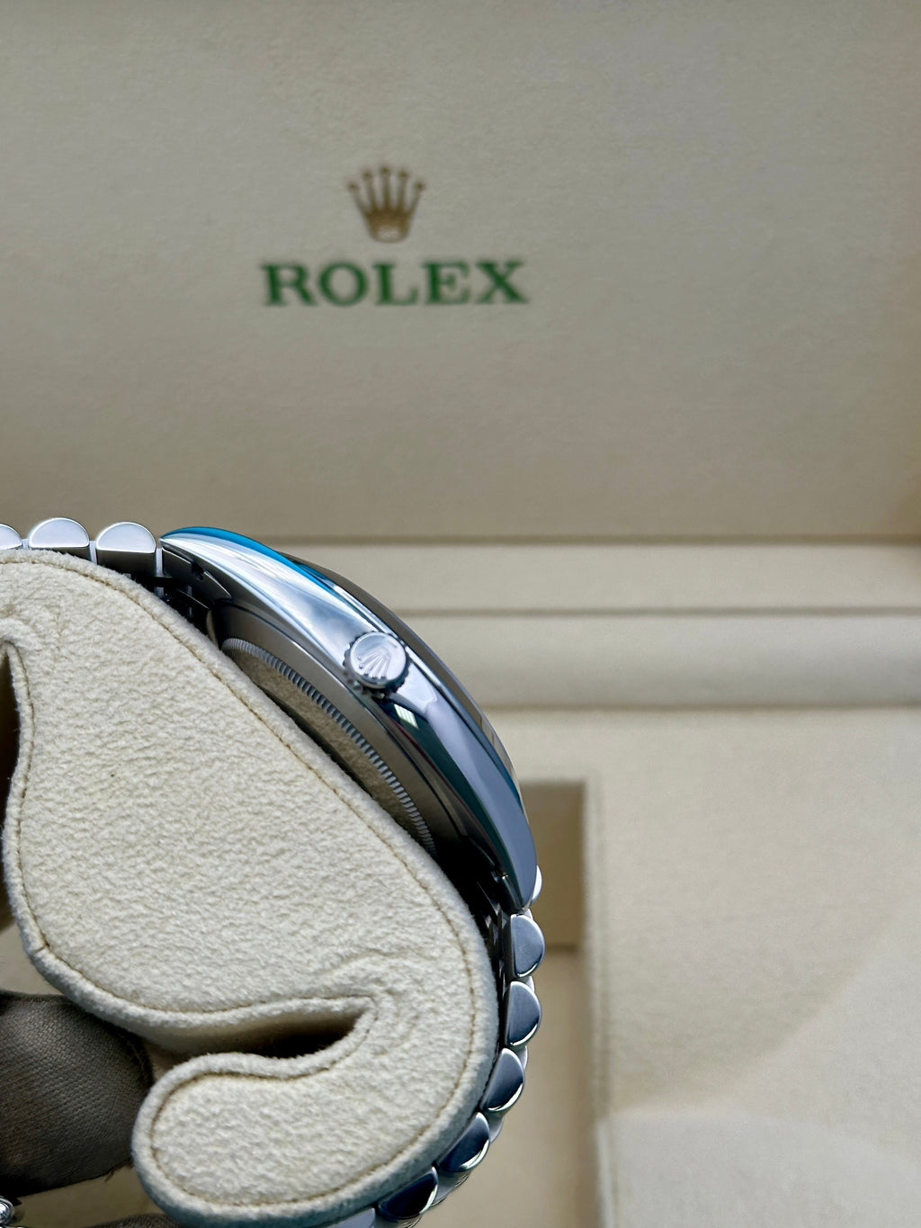 Rolex Steel Datejust 41  - Smooth Bezel - Black Index Dial - Jubilee Bracelet - 126300 bkij