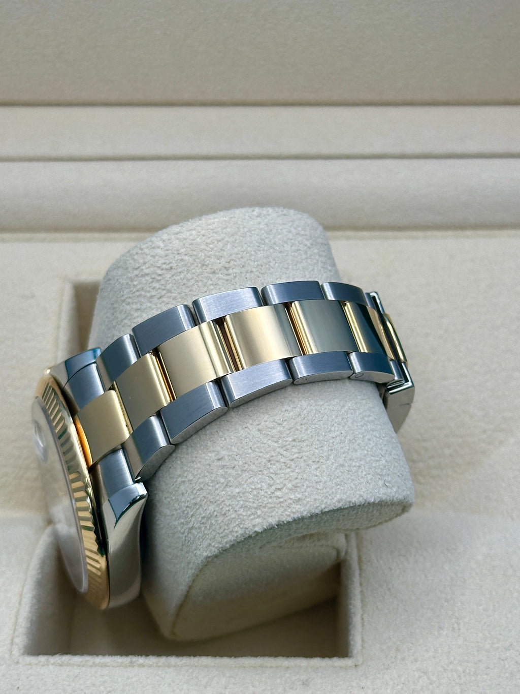 Rolex Steel and Yellow Gold Rolesor Datejust 41  - Silver Index Dial - Oyster Bracelet - 126333 sio