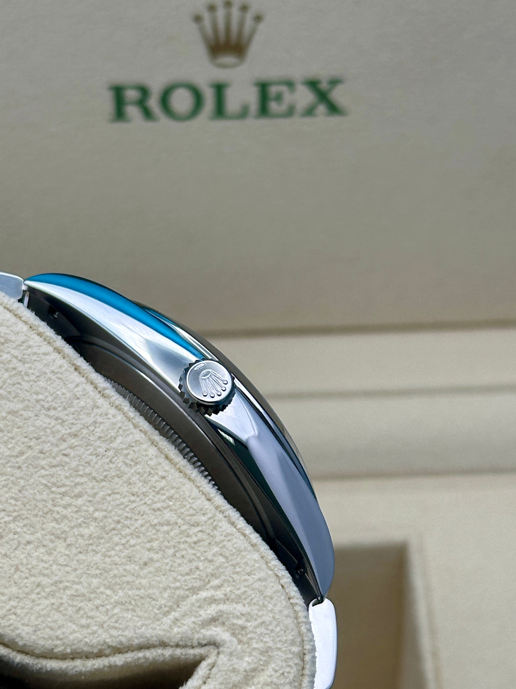 Rolex Steel Datejust 41  - Smooth Bezel - Dark Rhodium Index Dial - Oyster Bracelet - 126300 dkrio