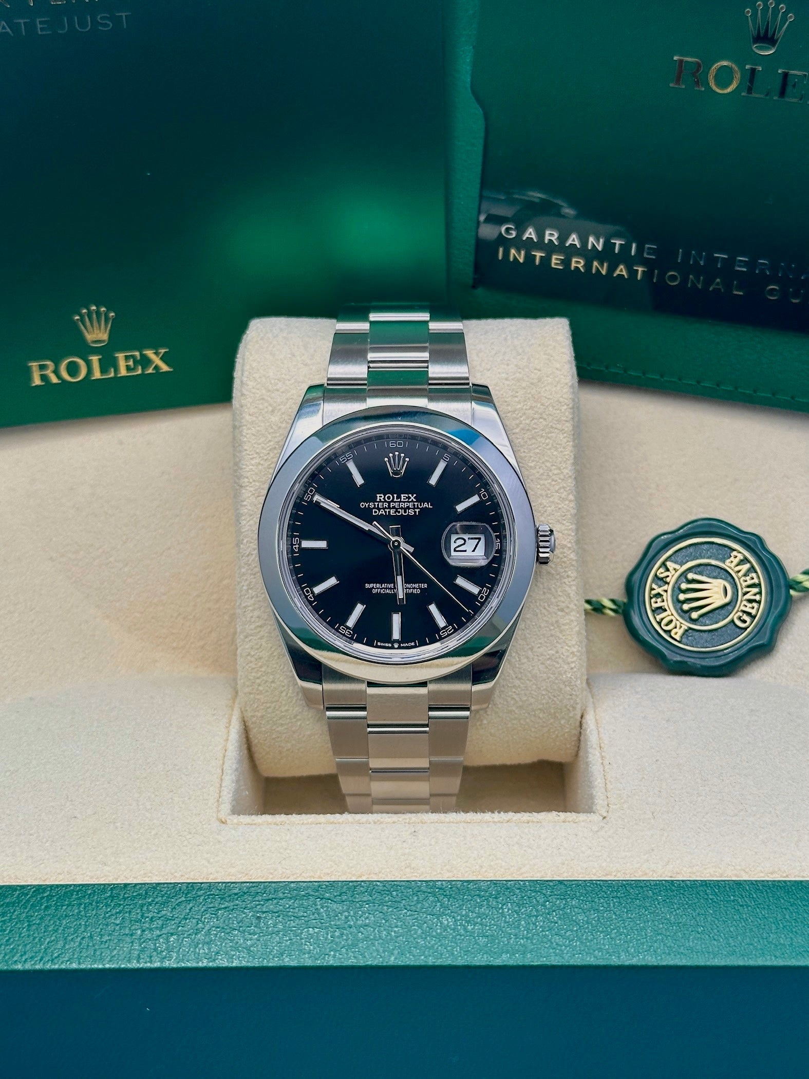 Rolex Steel Datejust 41  - Smooth Bezel - Black Index Dial - Oyster Bracelet - 126300 bkio