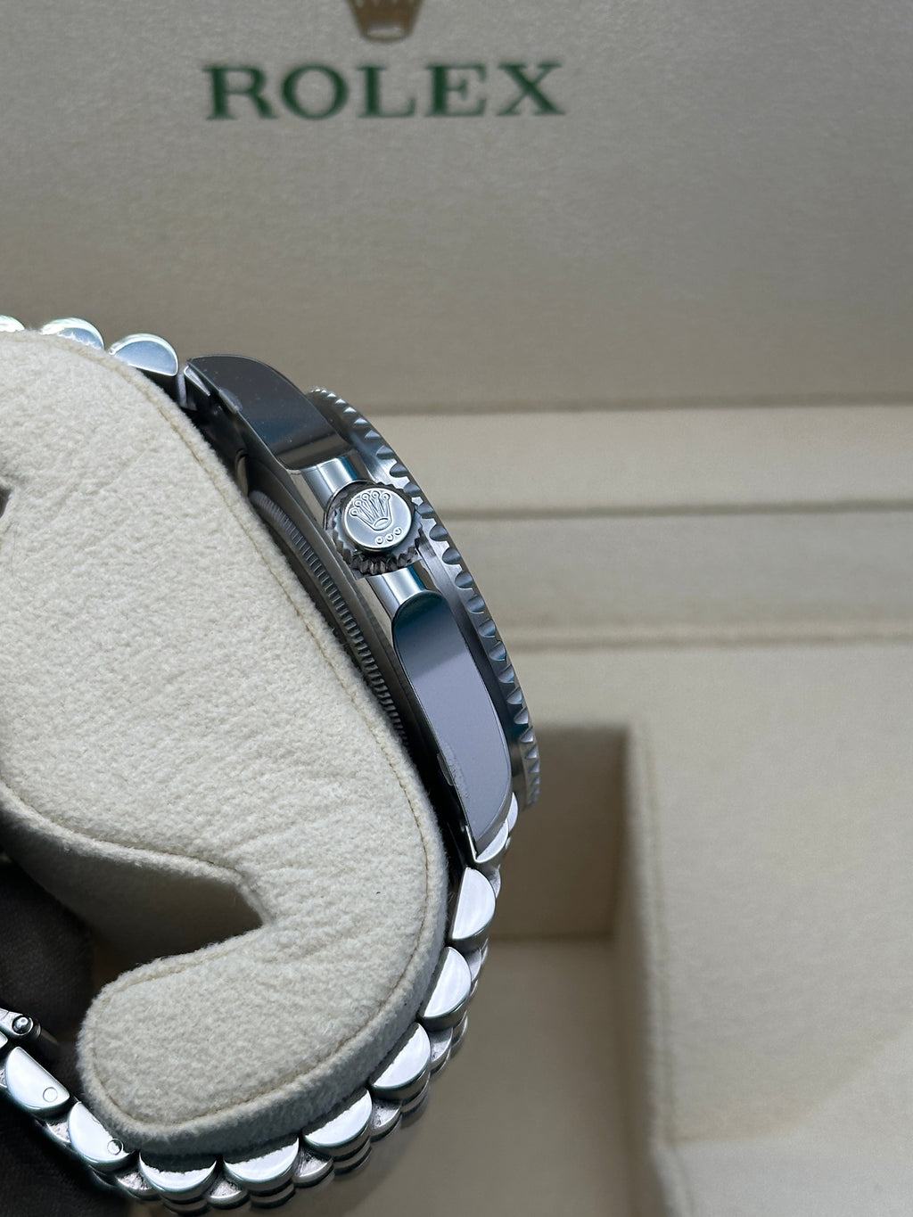 Rolex Steel GMT-Master II 40  - Black And Grey Bruce Wayne Bezel - Black Dial - Jubilee Bracelet - 126710GRNR