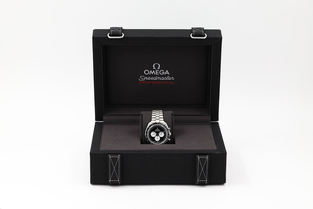 Omega - Speedmaster Professional Moonwatch - "Reverse Panda" - 310.30.42.50.01.004 - 2026