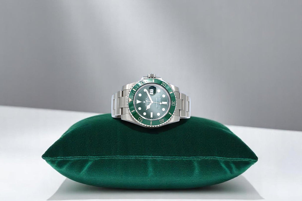 Rolex - Submariner Date - Hulk - 116610LV - 2015
