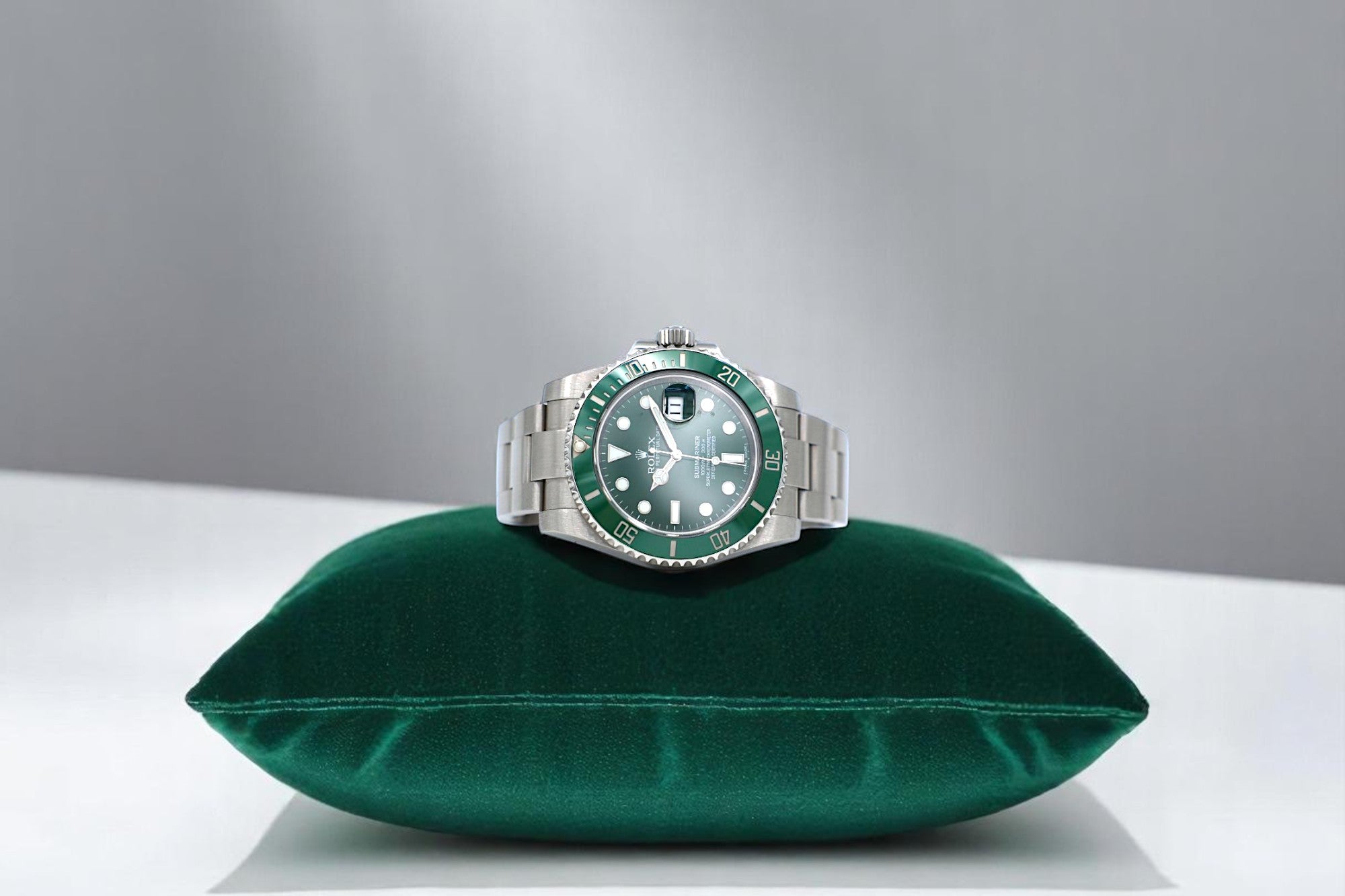 Rolex - Submariner Date - Hulk - 116610LV - 2015