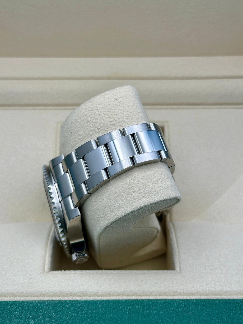 Rolex Steel GMT-Master II 40  - Black And Grey Bruce Wayne Bezel - Black Dial - Oyster Bracelet - 126710GRNR