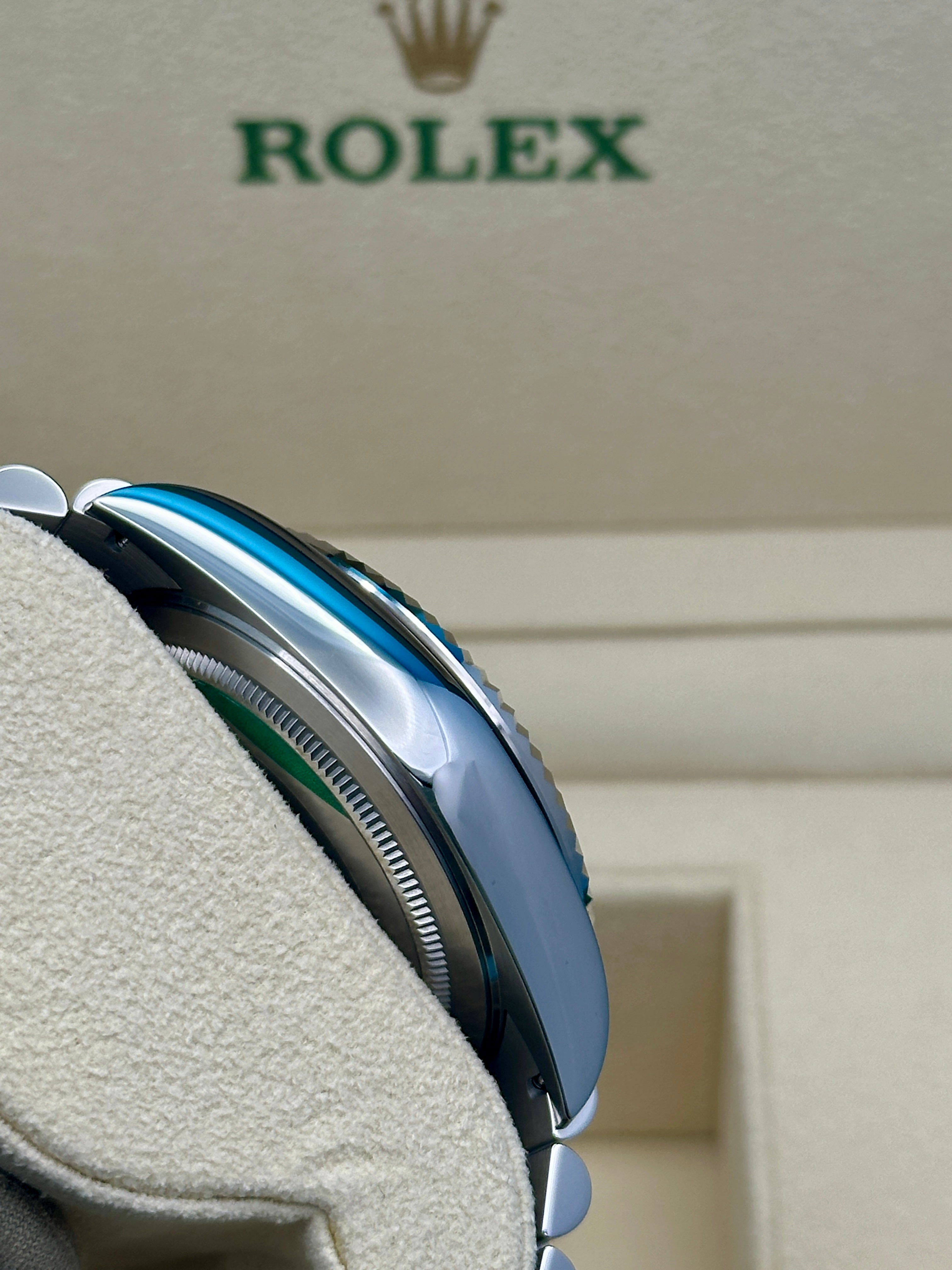 Rolex Sky Dweller 42 White Dial Stainless Steel Jubilee Mens  336934