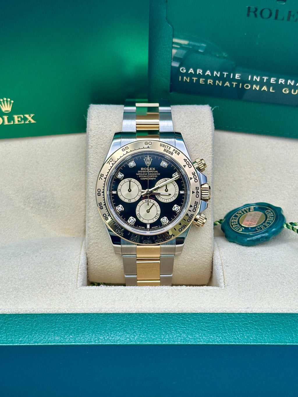Rolex Yellow Rolesor  Daytona  - Fixed Bezel - Black And Golden Diamond Dial - Oyster Bracelet - 126503 bkchdo